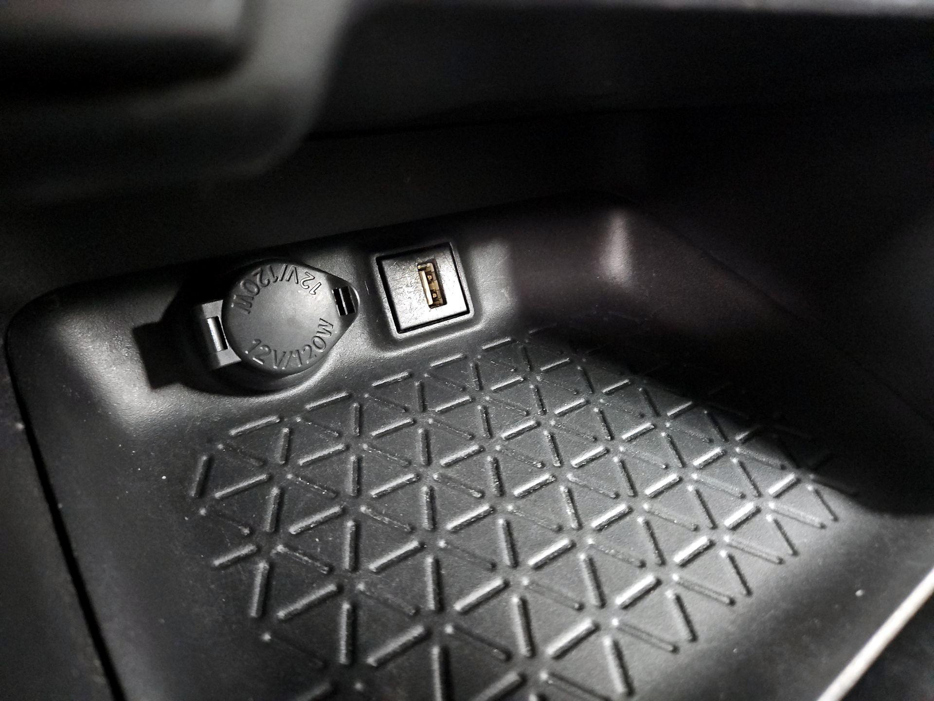 Thumbnail: 2023 Toyota RAV4 - 19