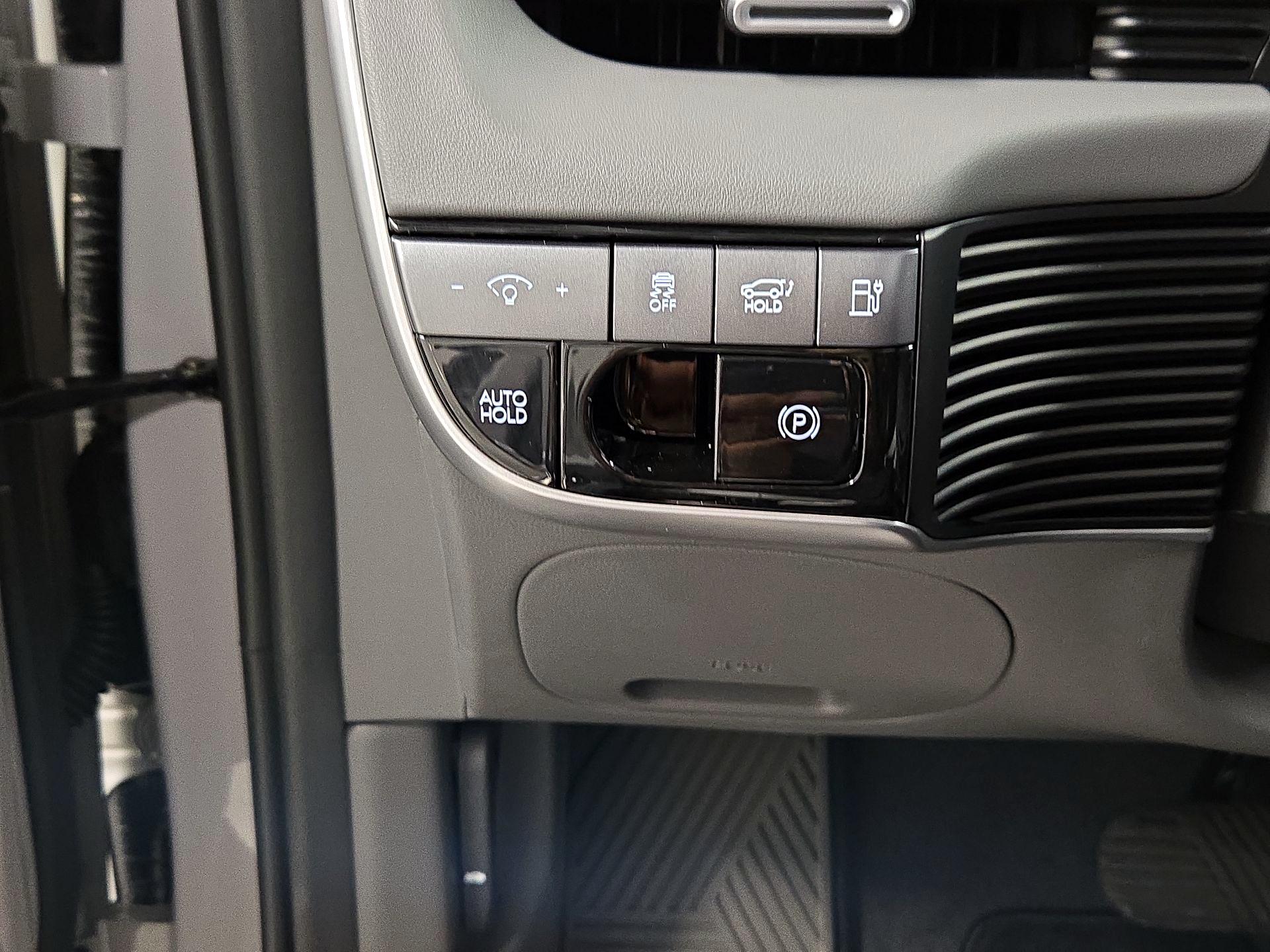 Thumbnail: 2025 Hyundai Ioniq 5 - 13