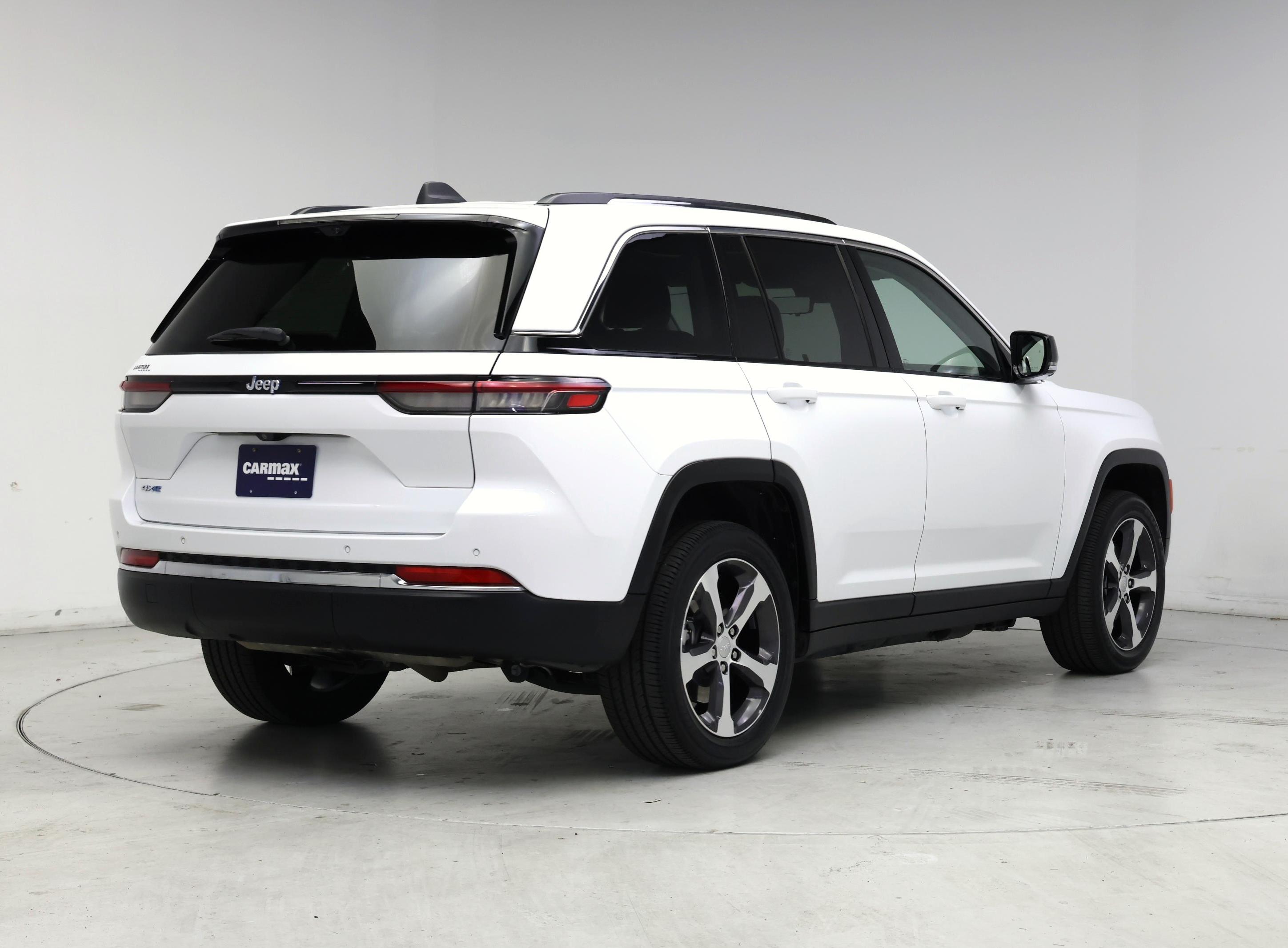 Thumbnail: 2023 Jeep Grand Cherokee - 8