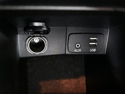 USB/AUX Ports