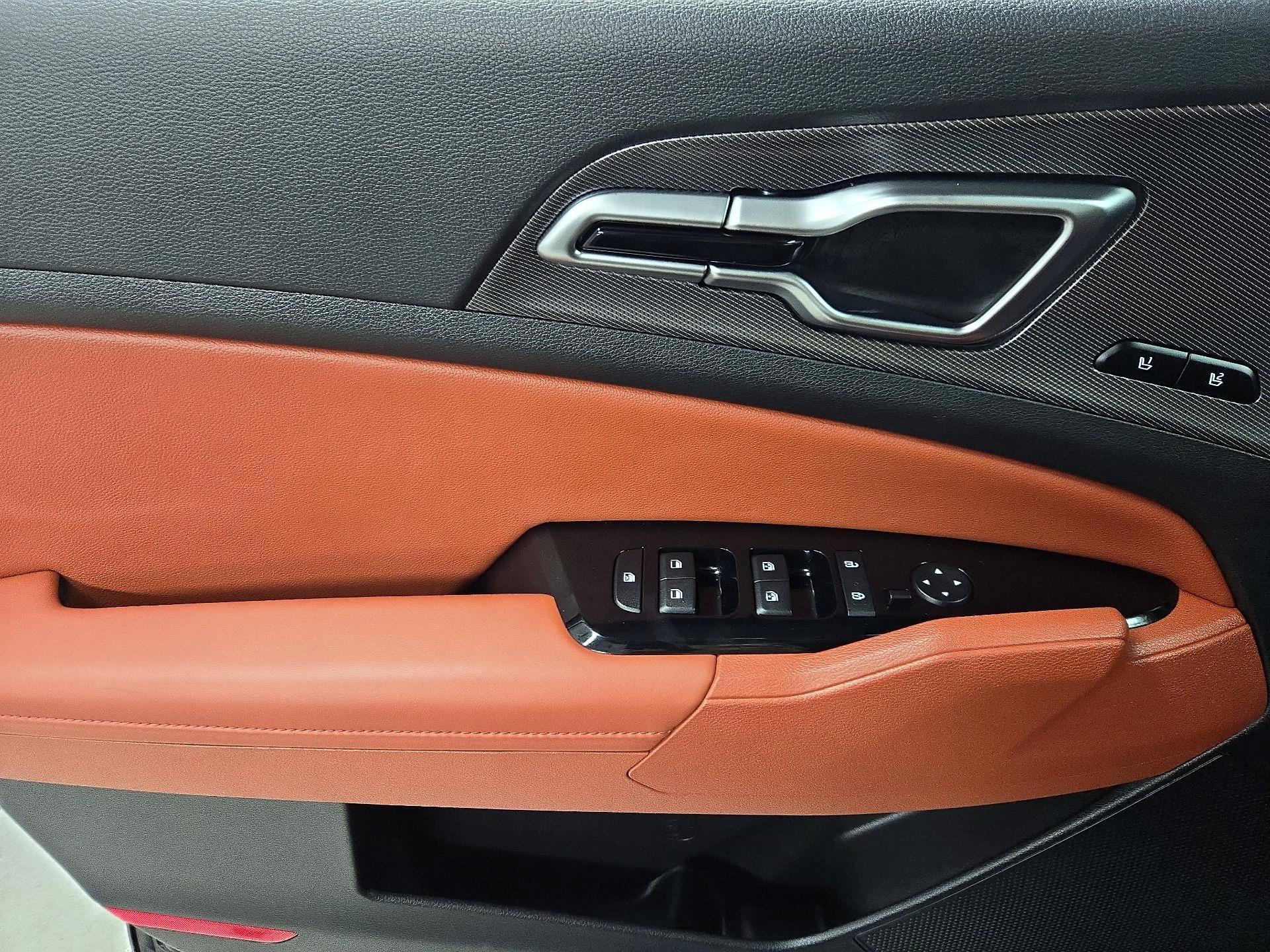 Thumbnail: 2023 Kia Sportage - 12