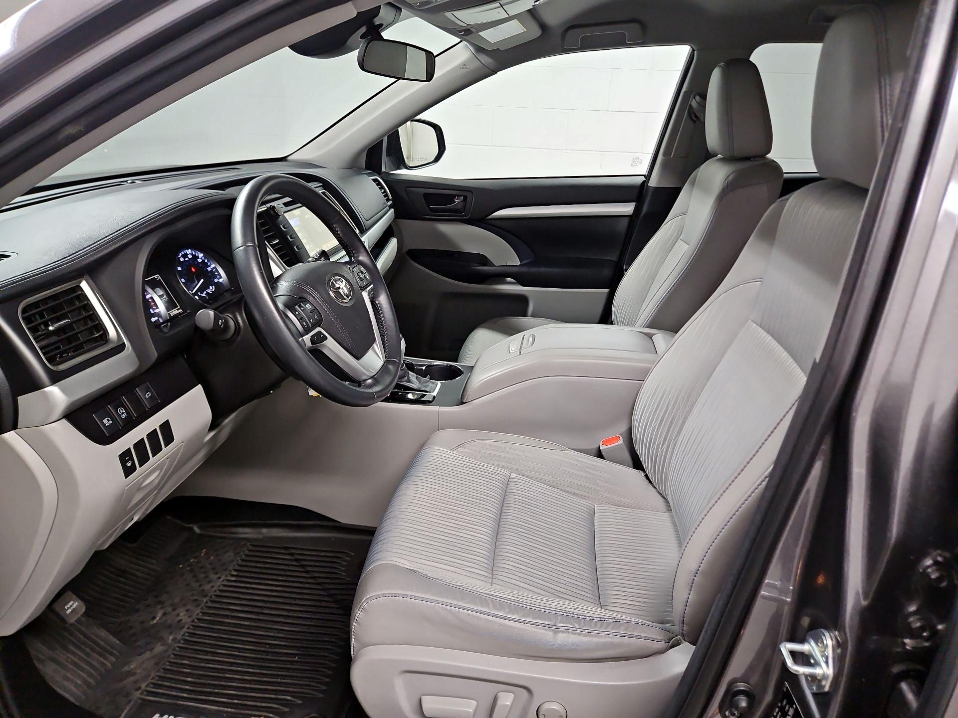 Thumbnail: 2018 Toyota Highlander - 11