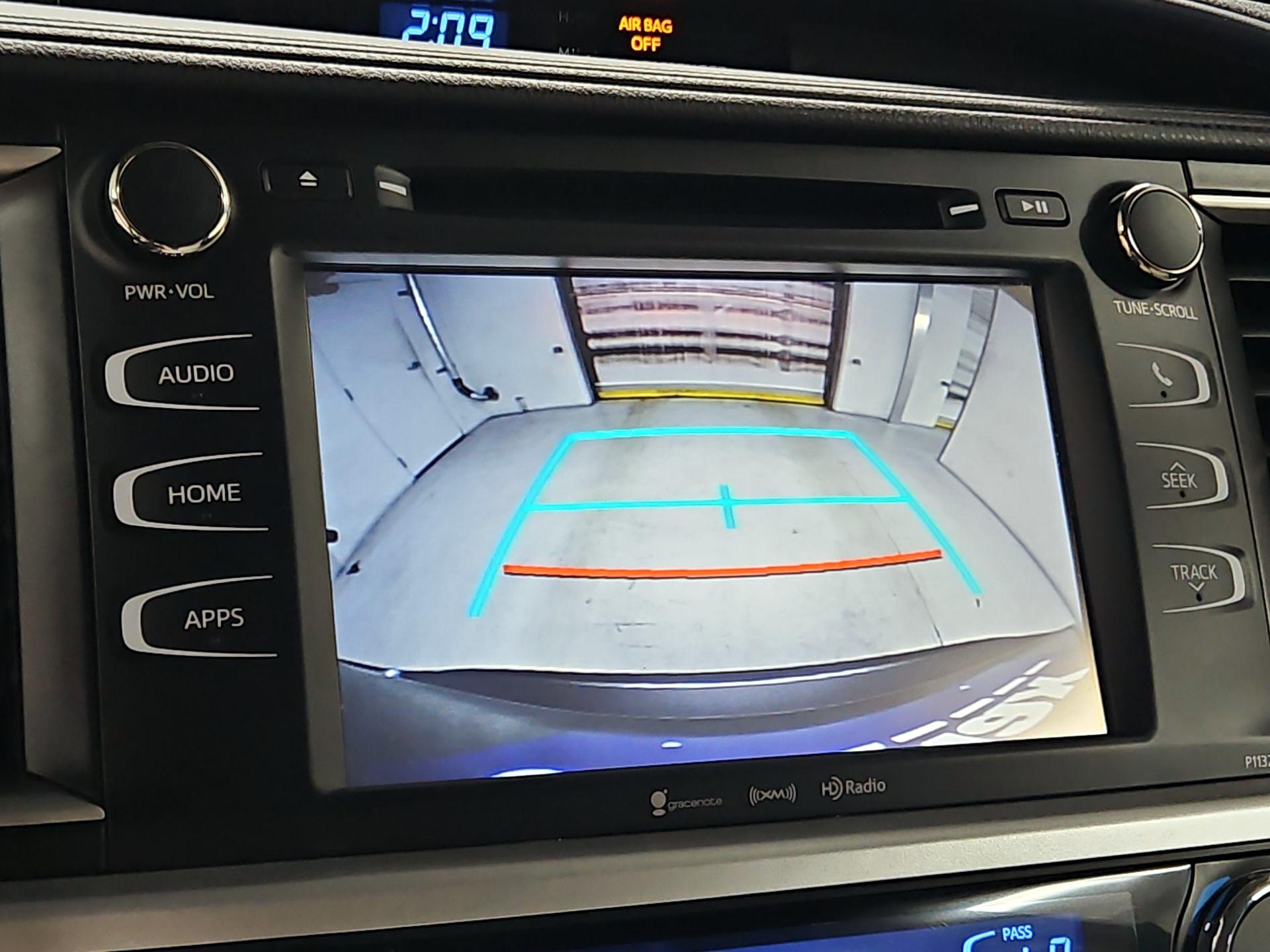 Thumbnail: 2018 Toyota Highlander - 14