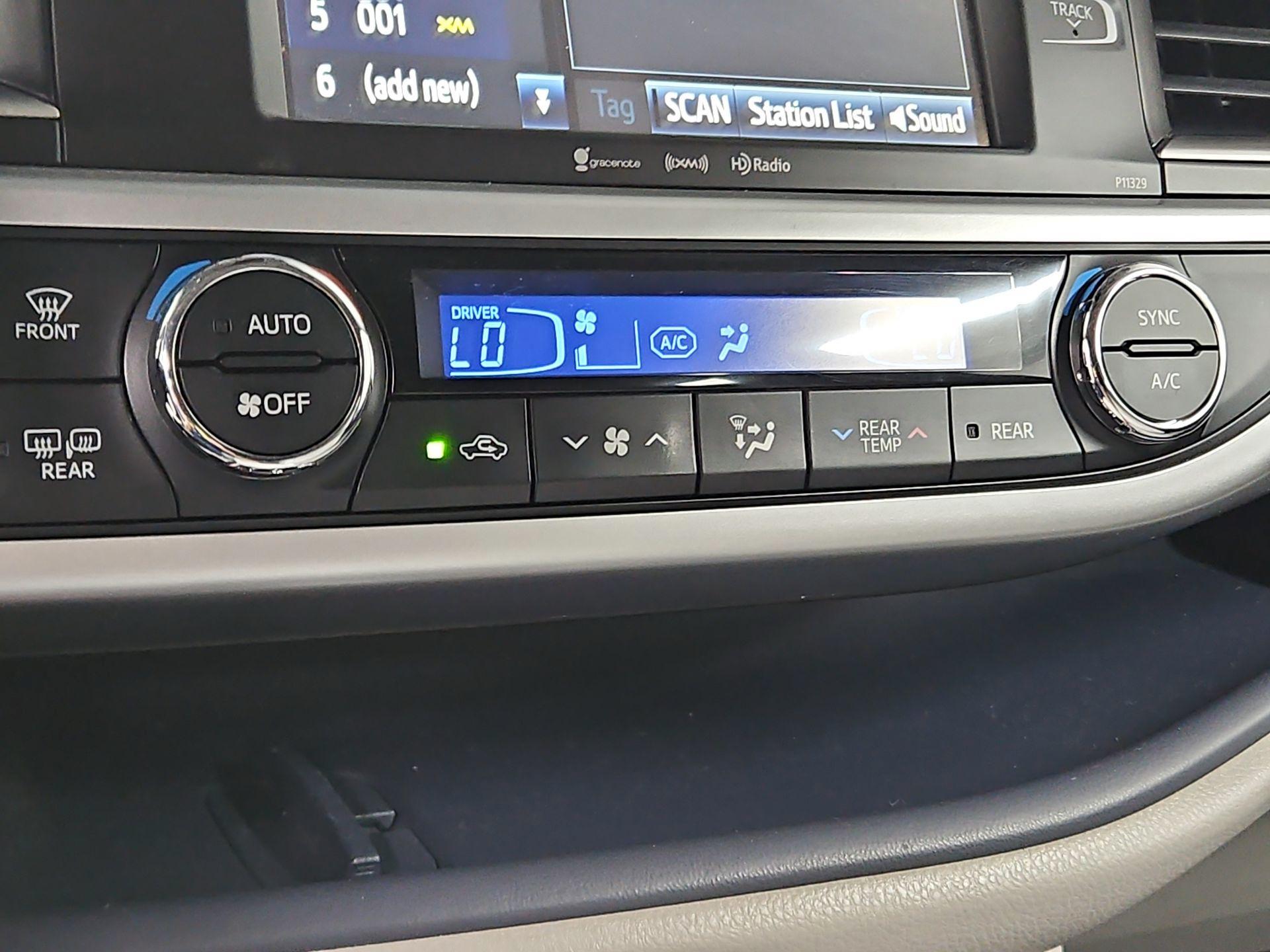 Thumbnail: 2018 Toyota Highlander - 16