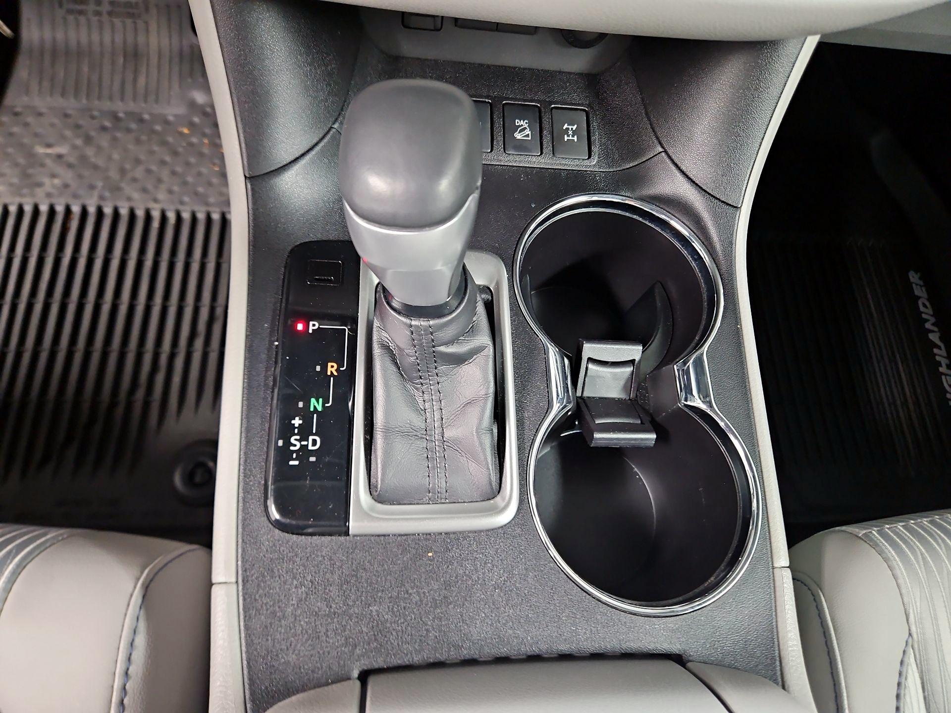 Thumbnail: 2018 Toyota Highlander - 17