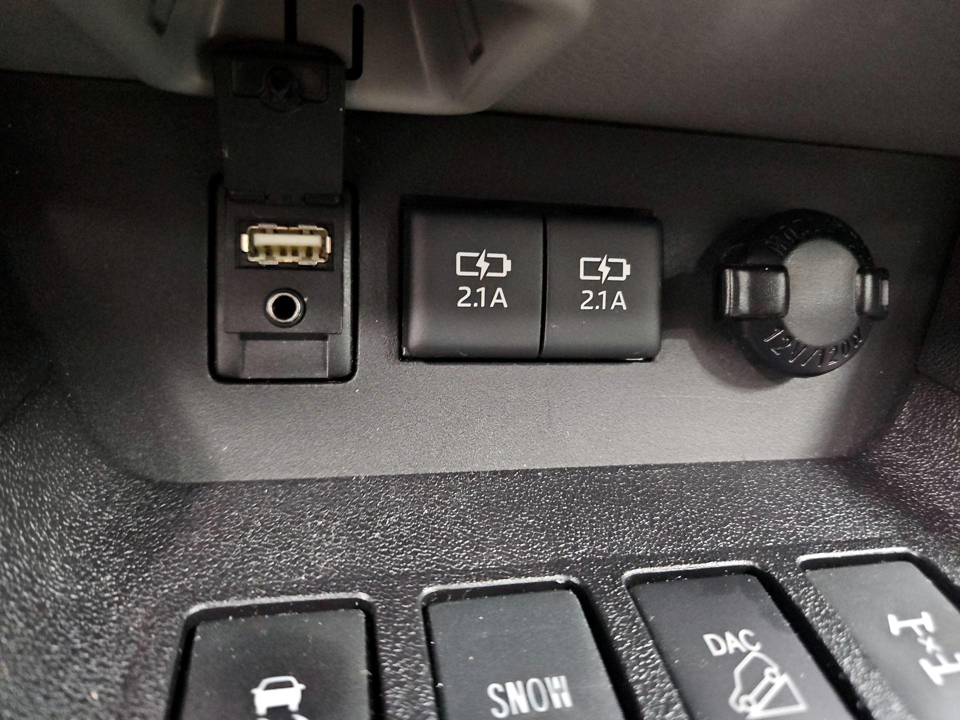 Thumbnail: 2018 Toyota Highlander - 18