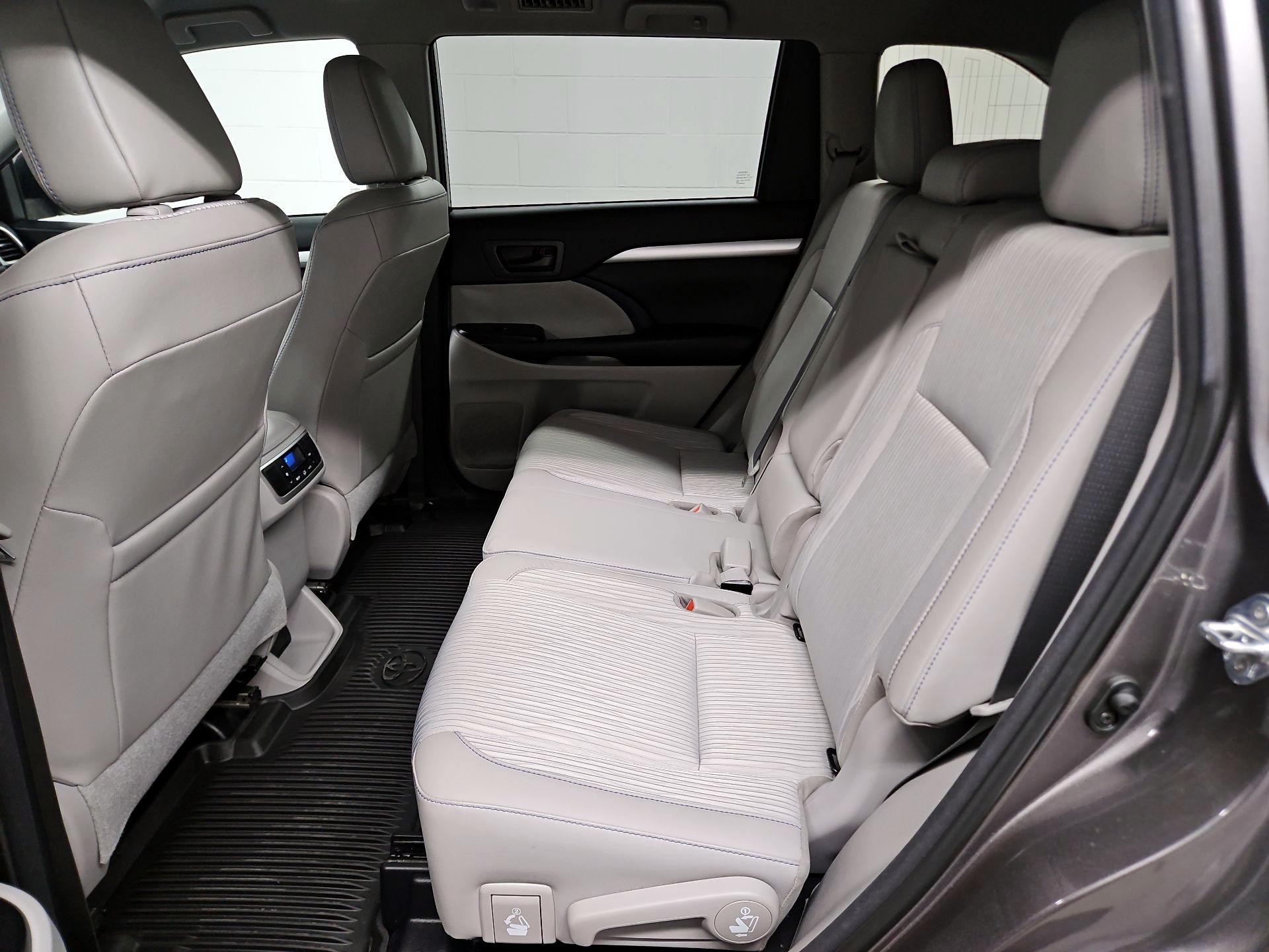 Thumbnail: 2018 Toyota Highlander - 19