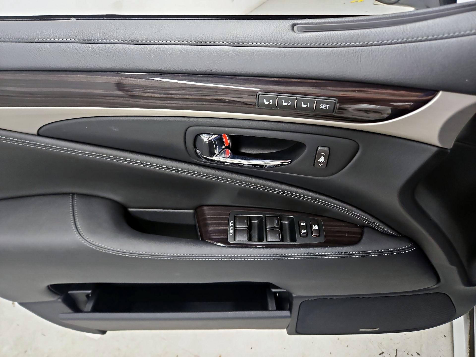 Thumbnail: 2017 Lexus LS - 12