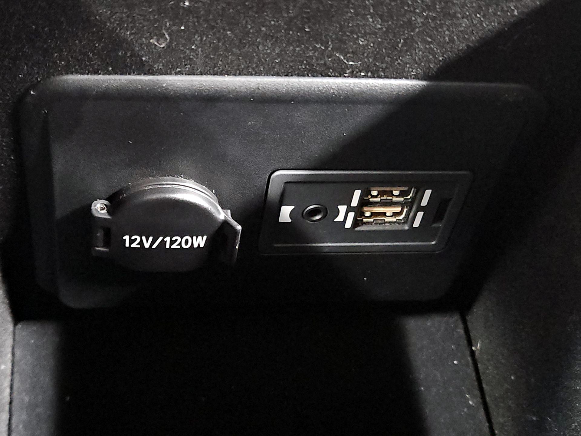 Thumbnail: 2017 Lexus LS - 19