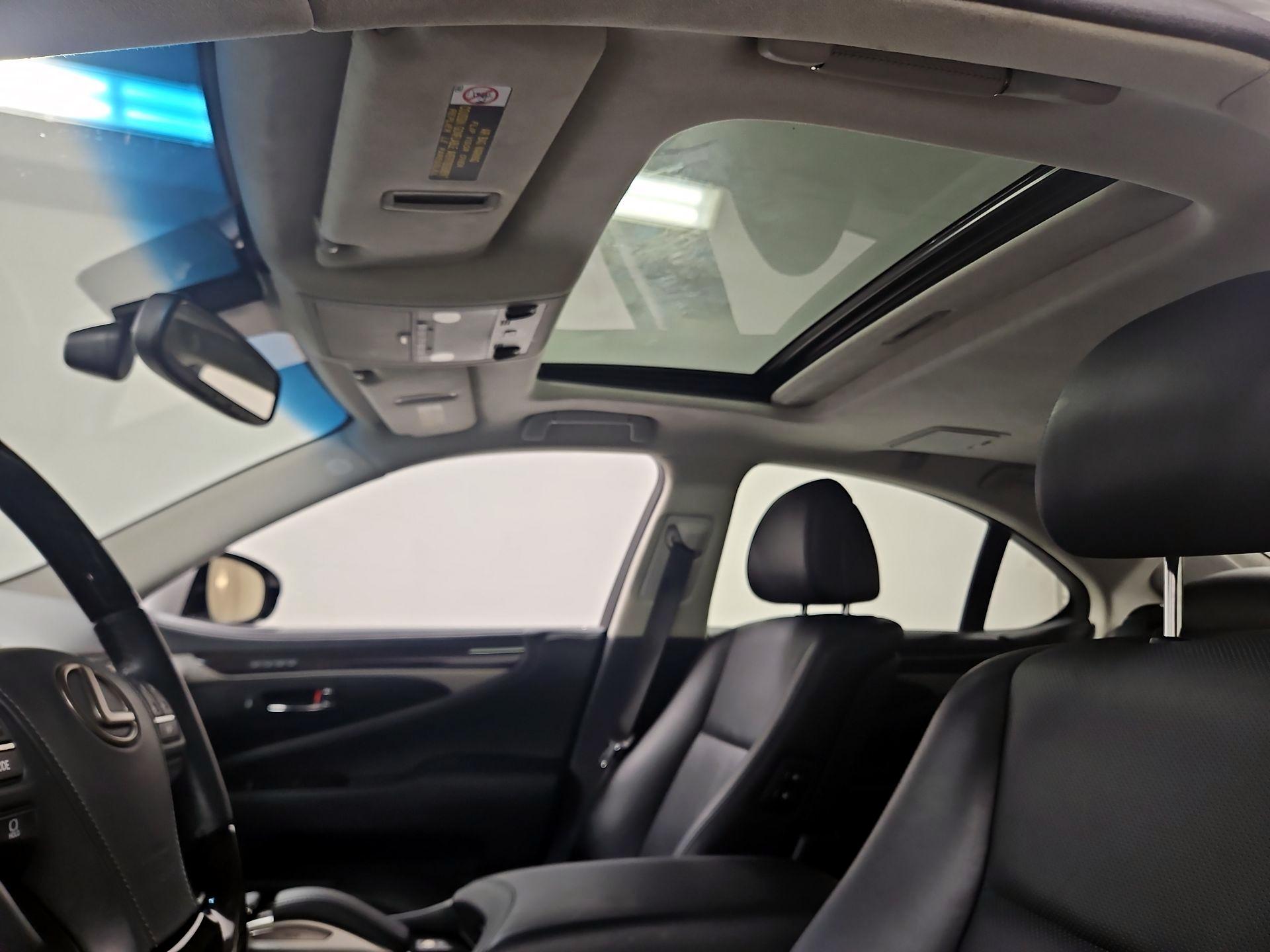 Thumbnail: 2017 Lexus LS - 20