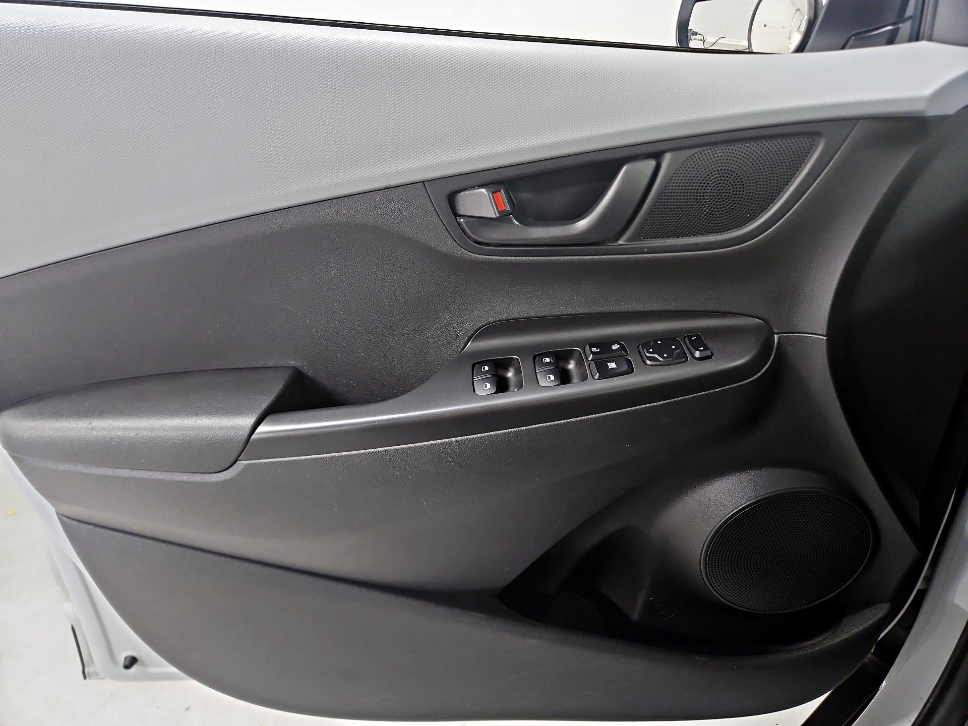 Thumbnail: 2020 Hyundai Kona - 12