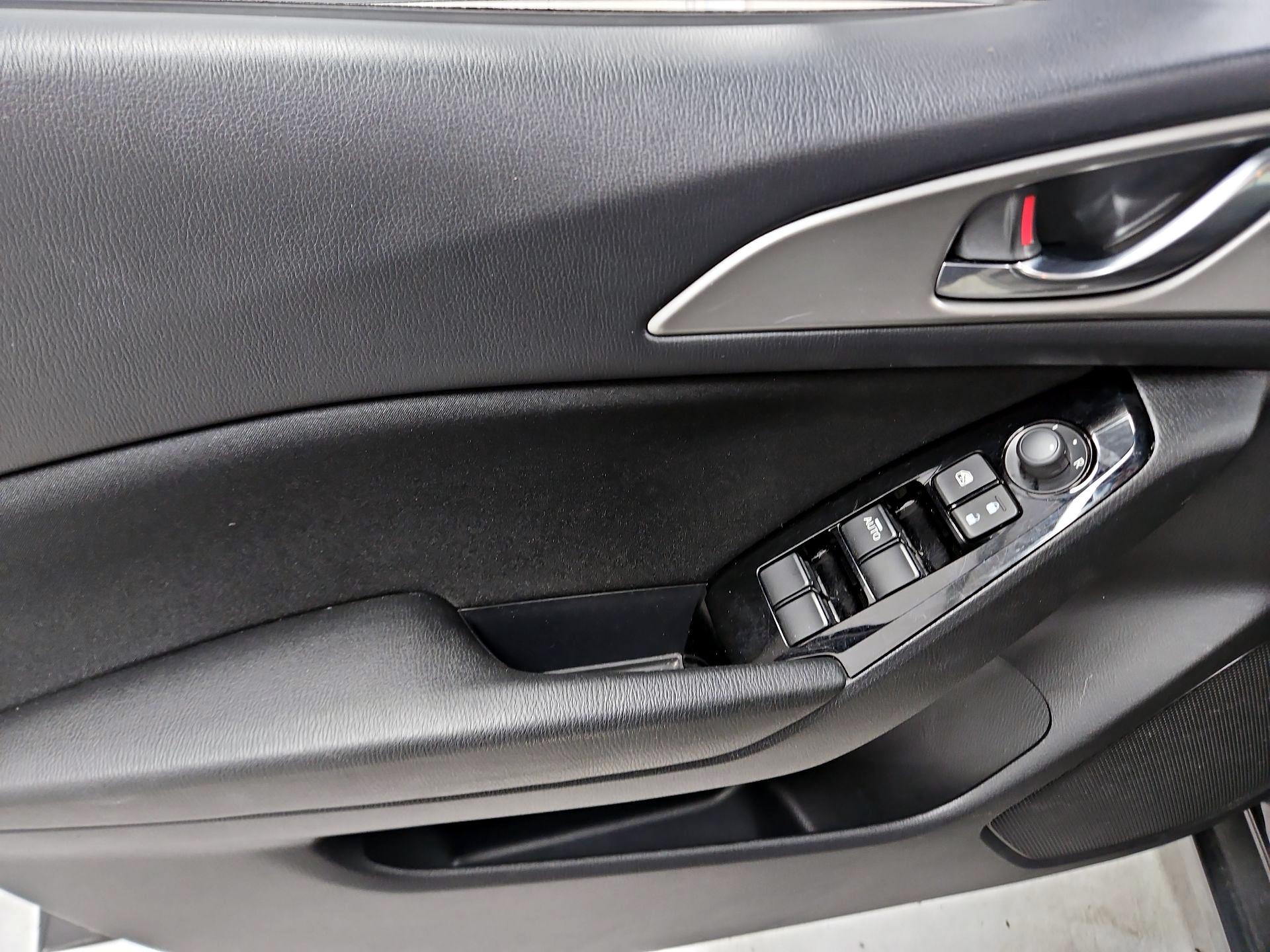 Thumbnail: 2017 Mazda Mazda3 - 12