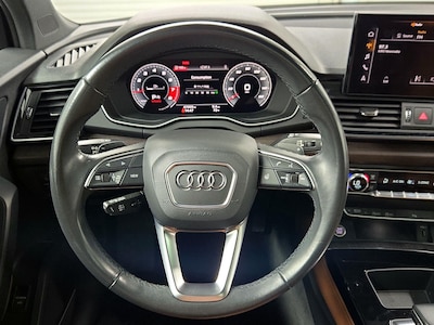 Steering Wheel & Instrument Cluster (On)