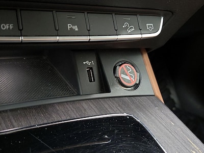 USB/AUX Ports