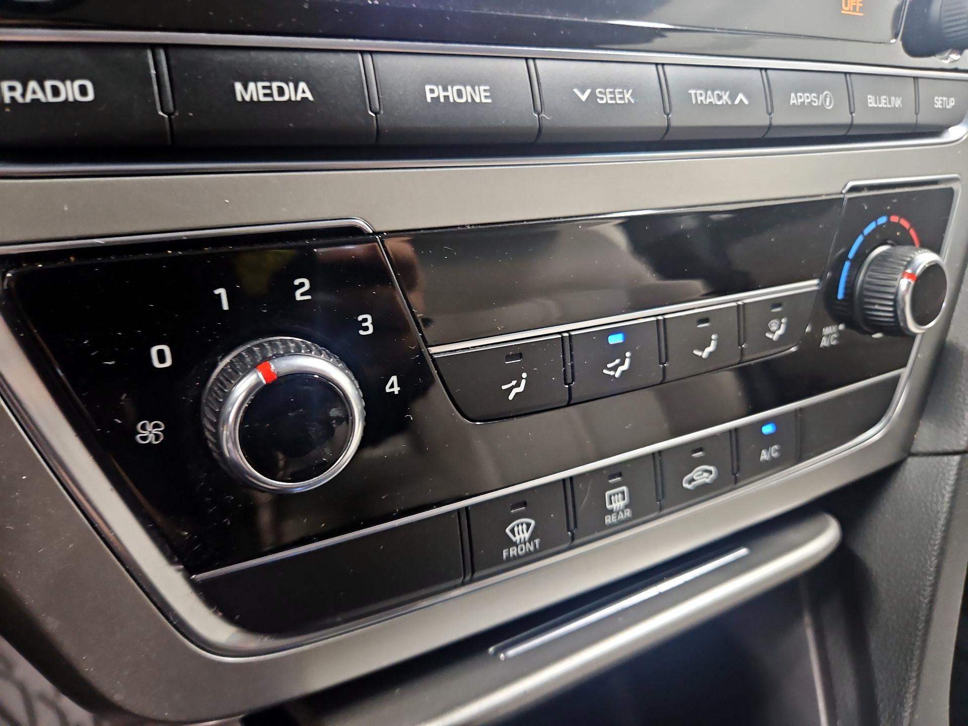 Thumbnail: 2016 Hyundai Sonata - 16