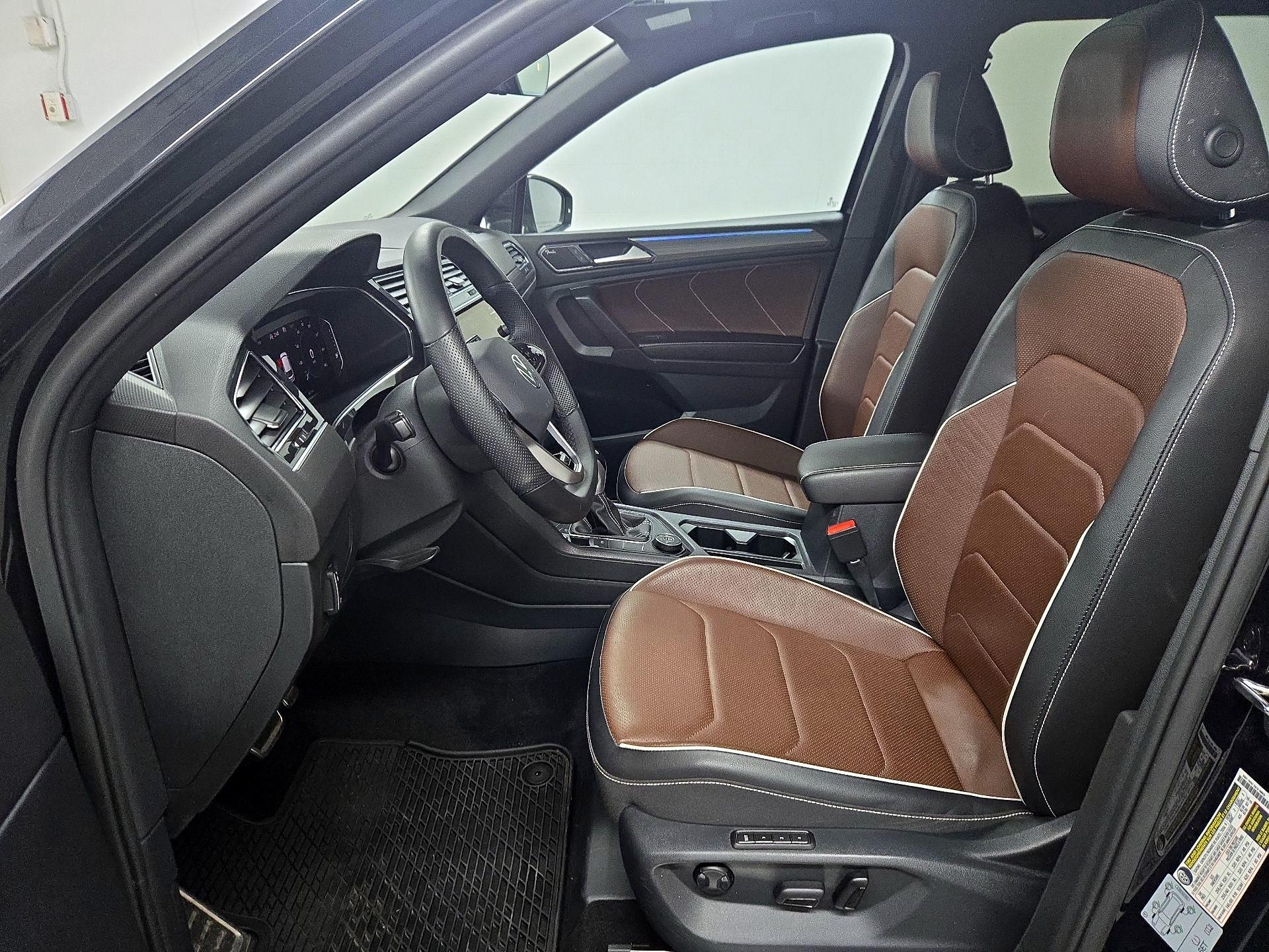 Thumbnail: 2022 Volkswagen Tiguan - 11