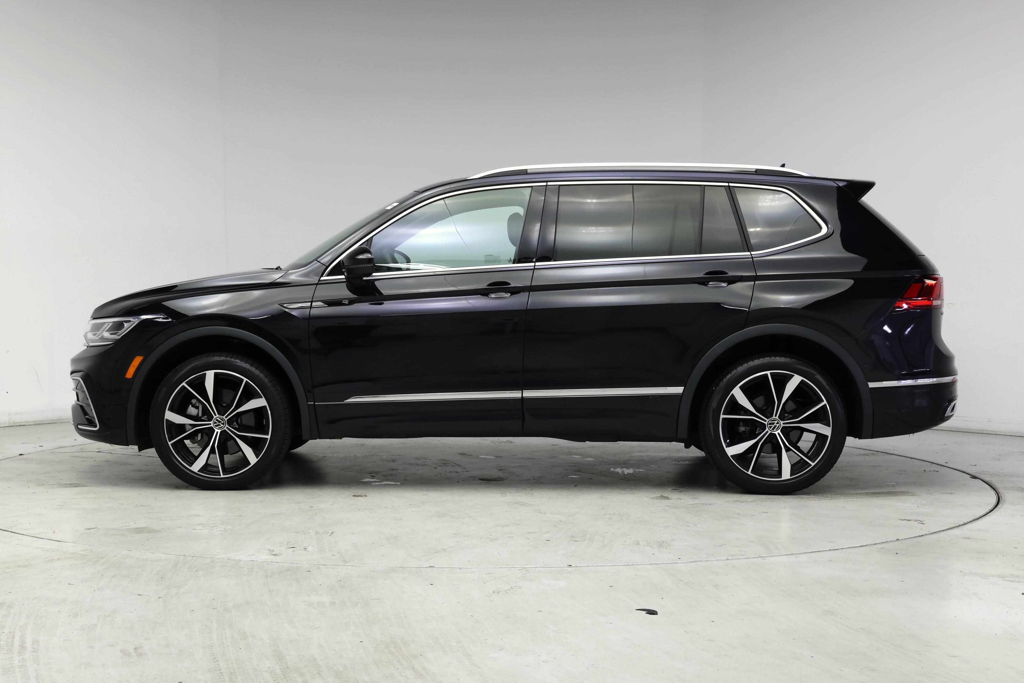 Thumbnail: 2022 Volkswagen Tiguan - 3