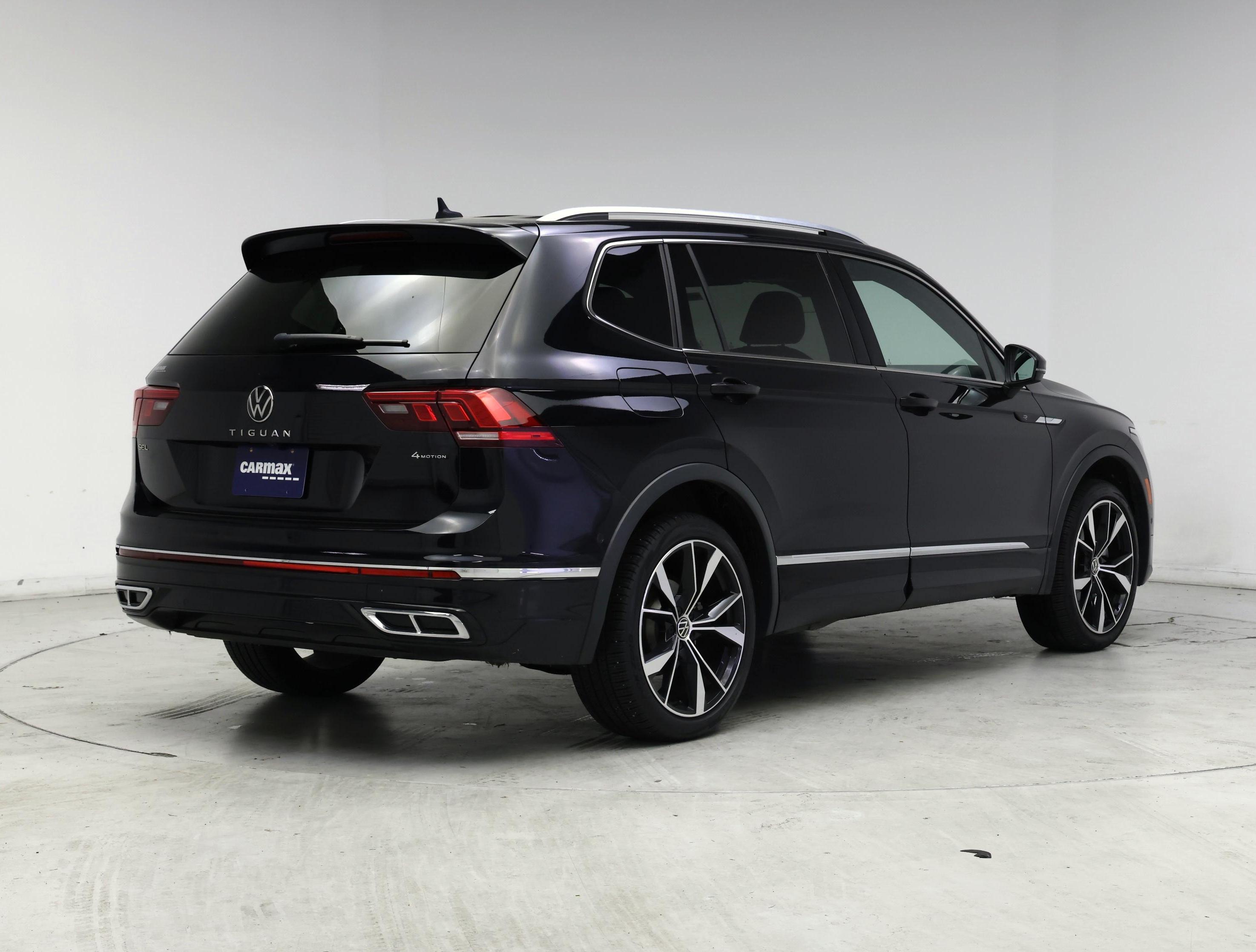 Thumbnail: 2022 Volkswagen Tiguan - 8