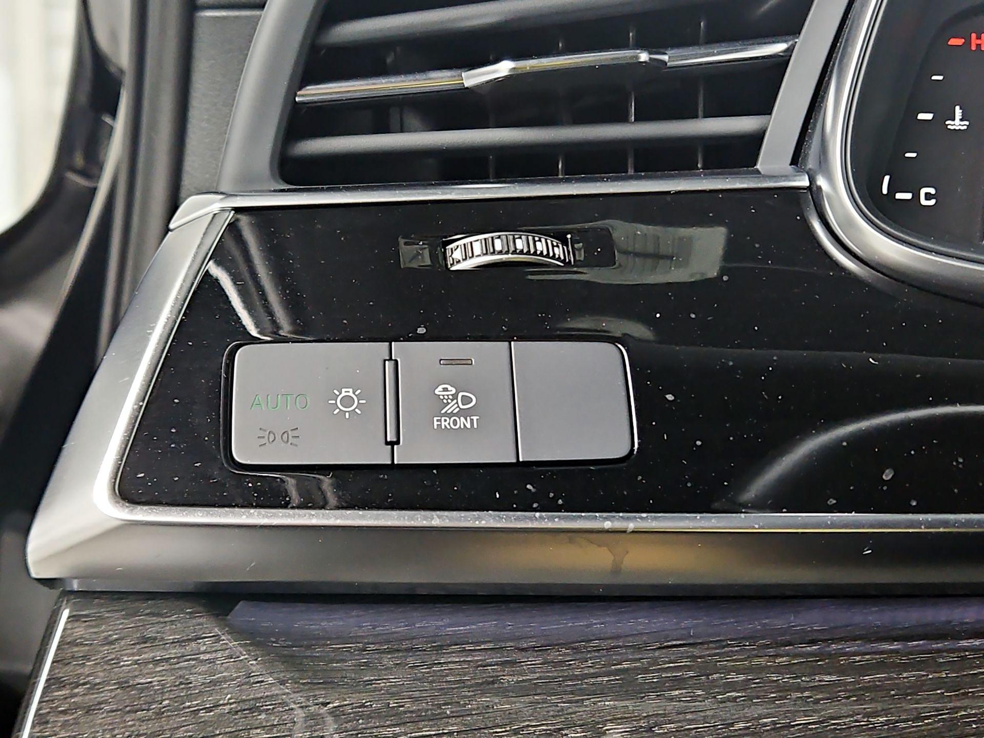 Thumbnail: 2025 Audi Q7 - 13