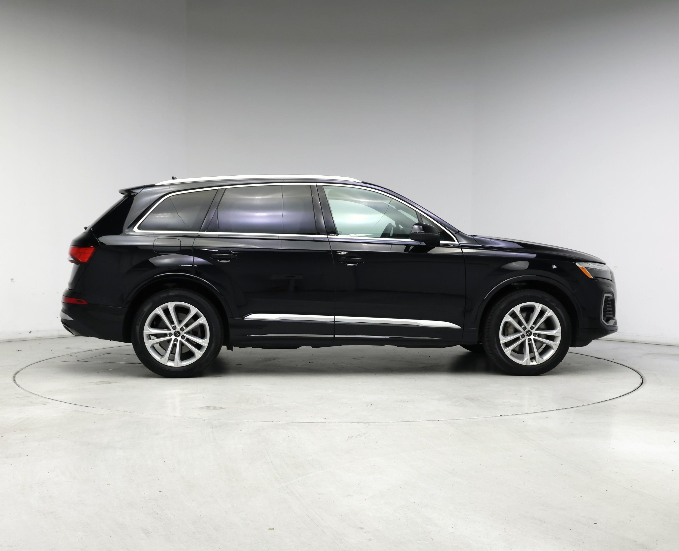 Thumbnail: 2025 Audi Q7 - 7