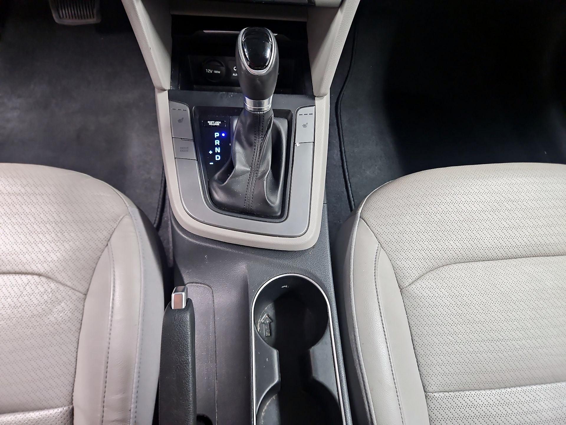 Thumbnail: 2017 Hyundai Elantra - 17