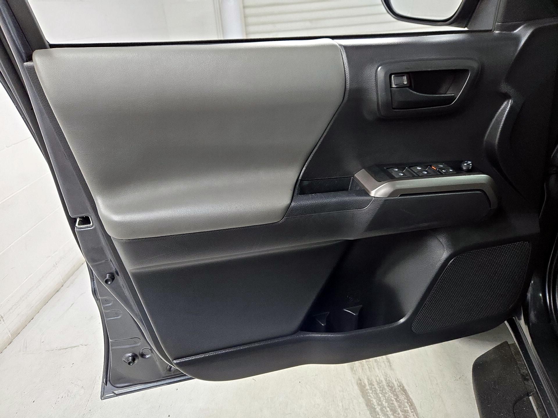 Thumbnail: 2022 Toyota Tacoma - 12