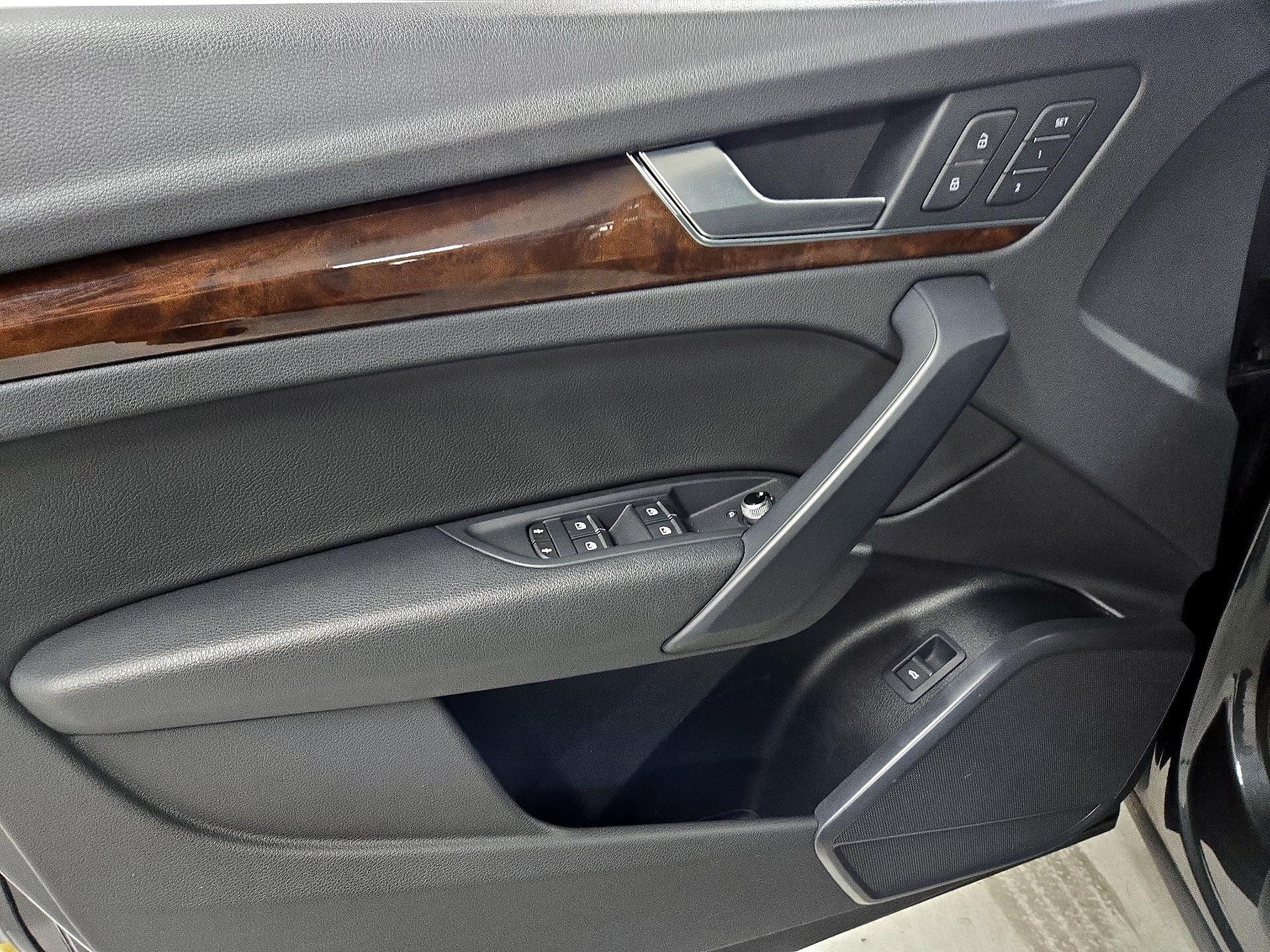 Thumbnail: 2020 Audi Q5 - 12