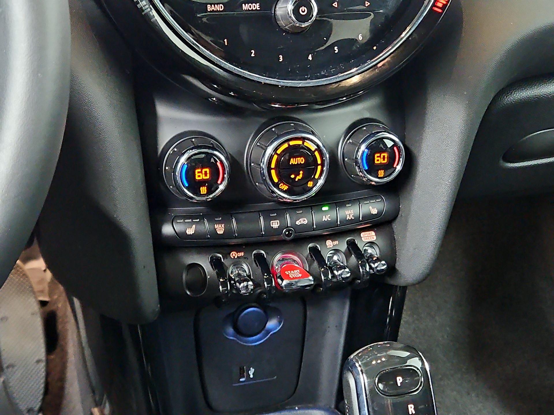 Thumbnail: 2022 MINI Cooper Hardtop - 17