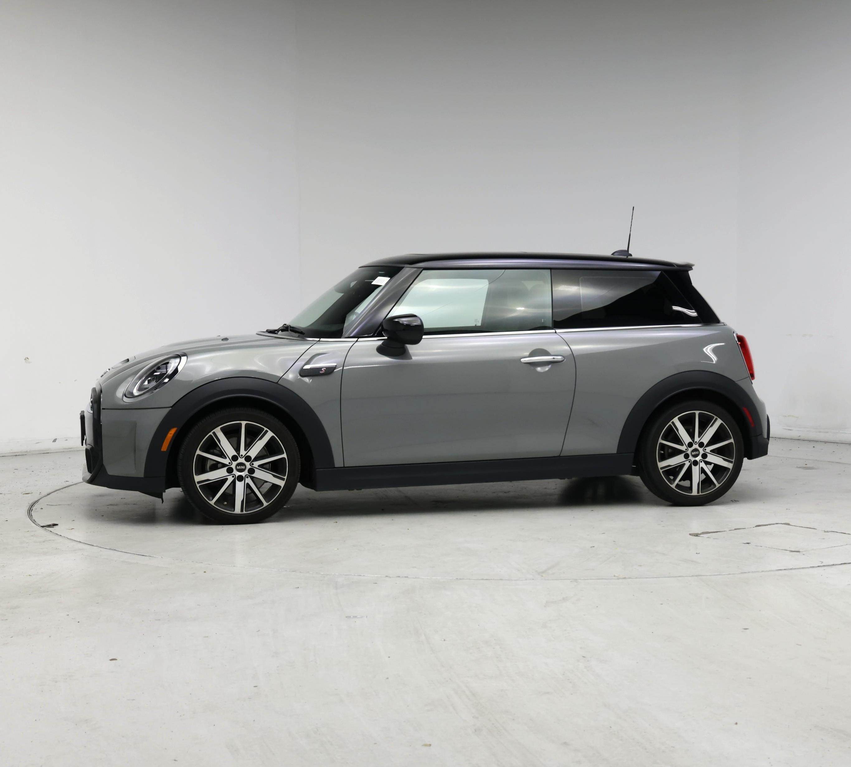 Thumbnail: 2022 MINI Cooper Hardtop - 3