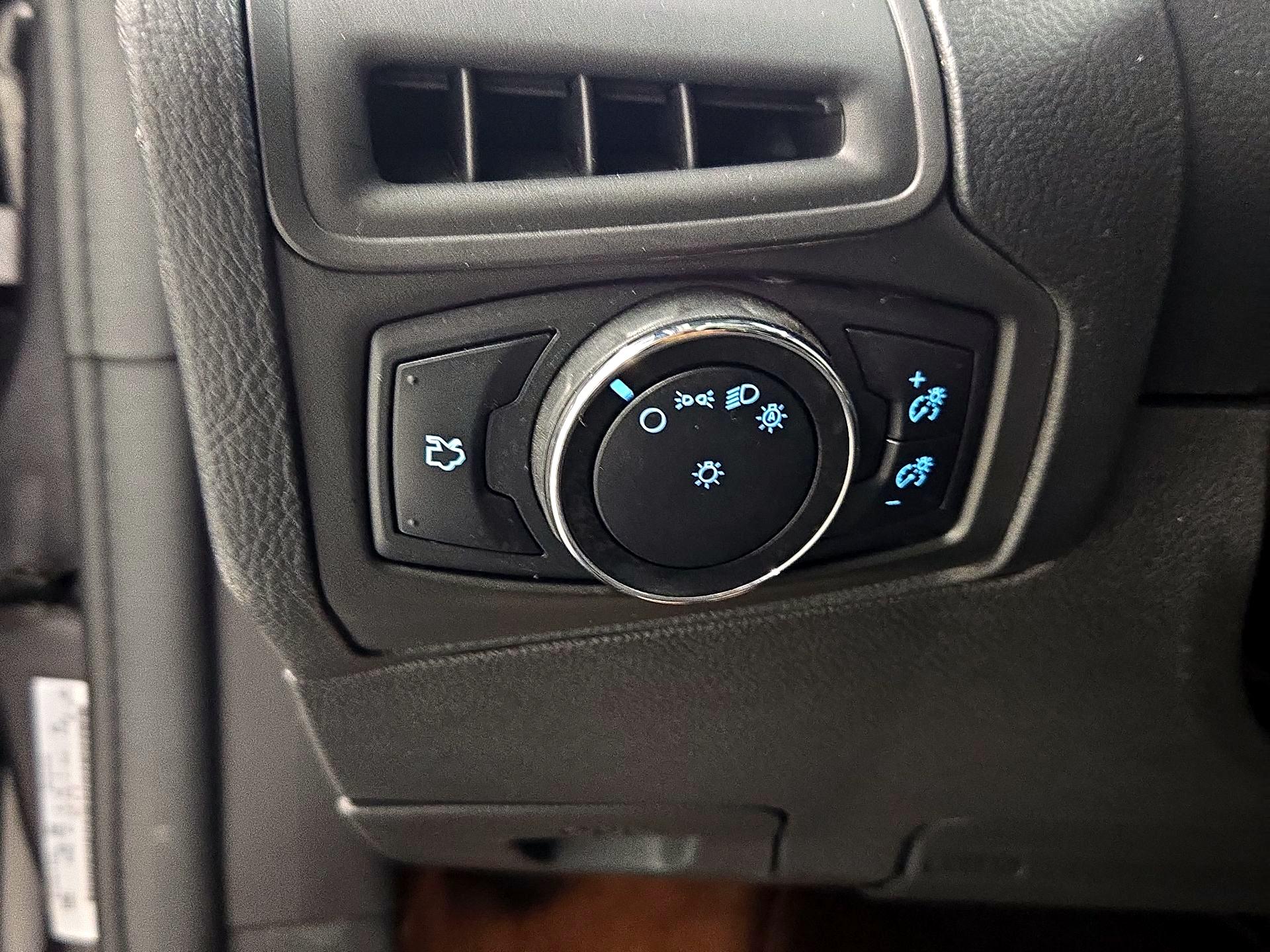 Thumbnail: 2014 Ford Focus - 13