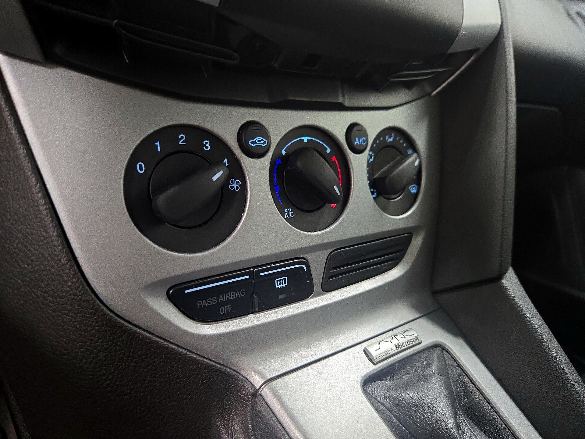 Thumbnail: 2014 Ford Focus - 15