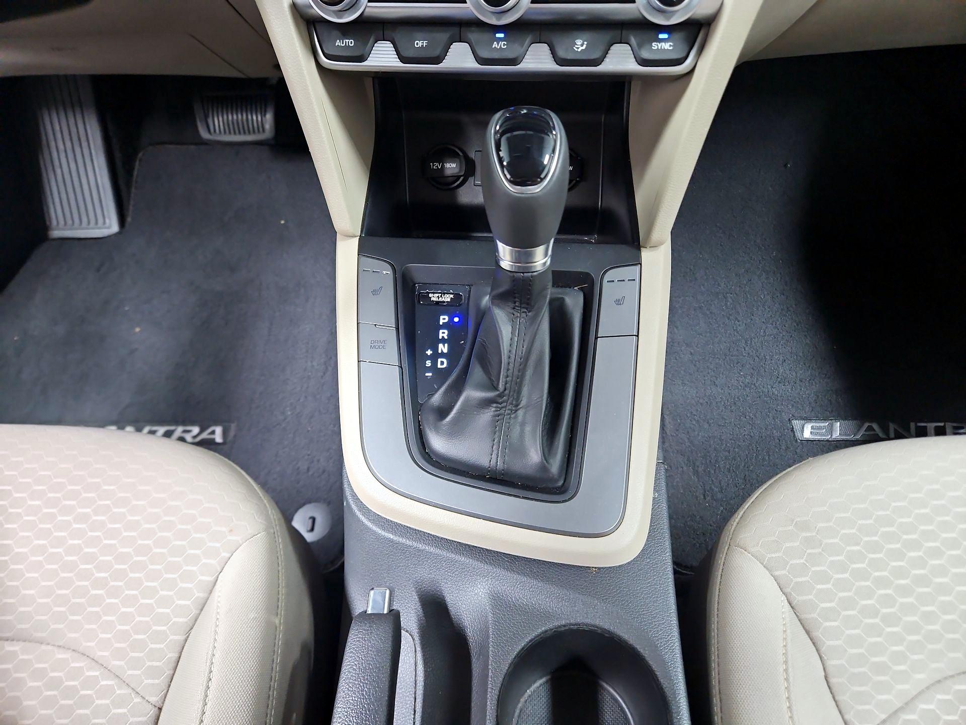 Thumbnail: 2020 Hyundai Elantra - 17