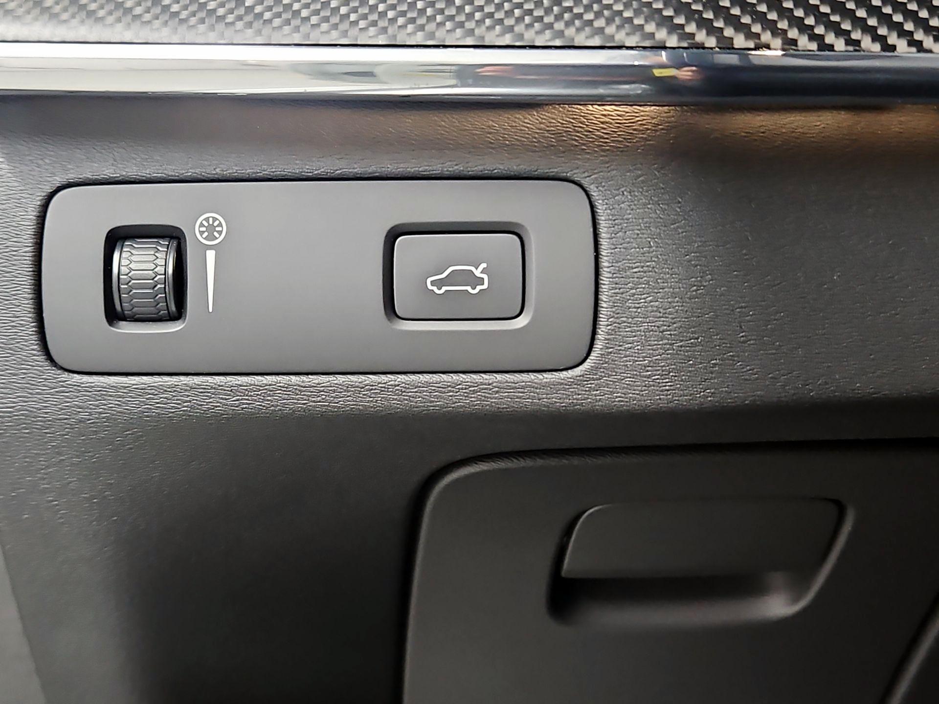 Thumbnail: 2020 Volvo XC90 - 13