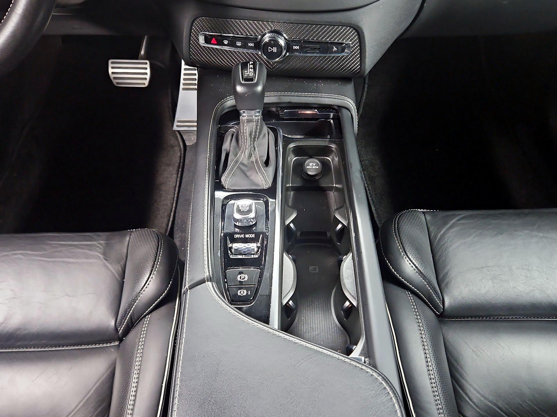 Thumbnail: 2020 Volvo XC90 - 17