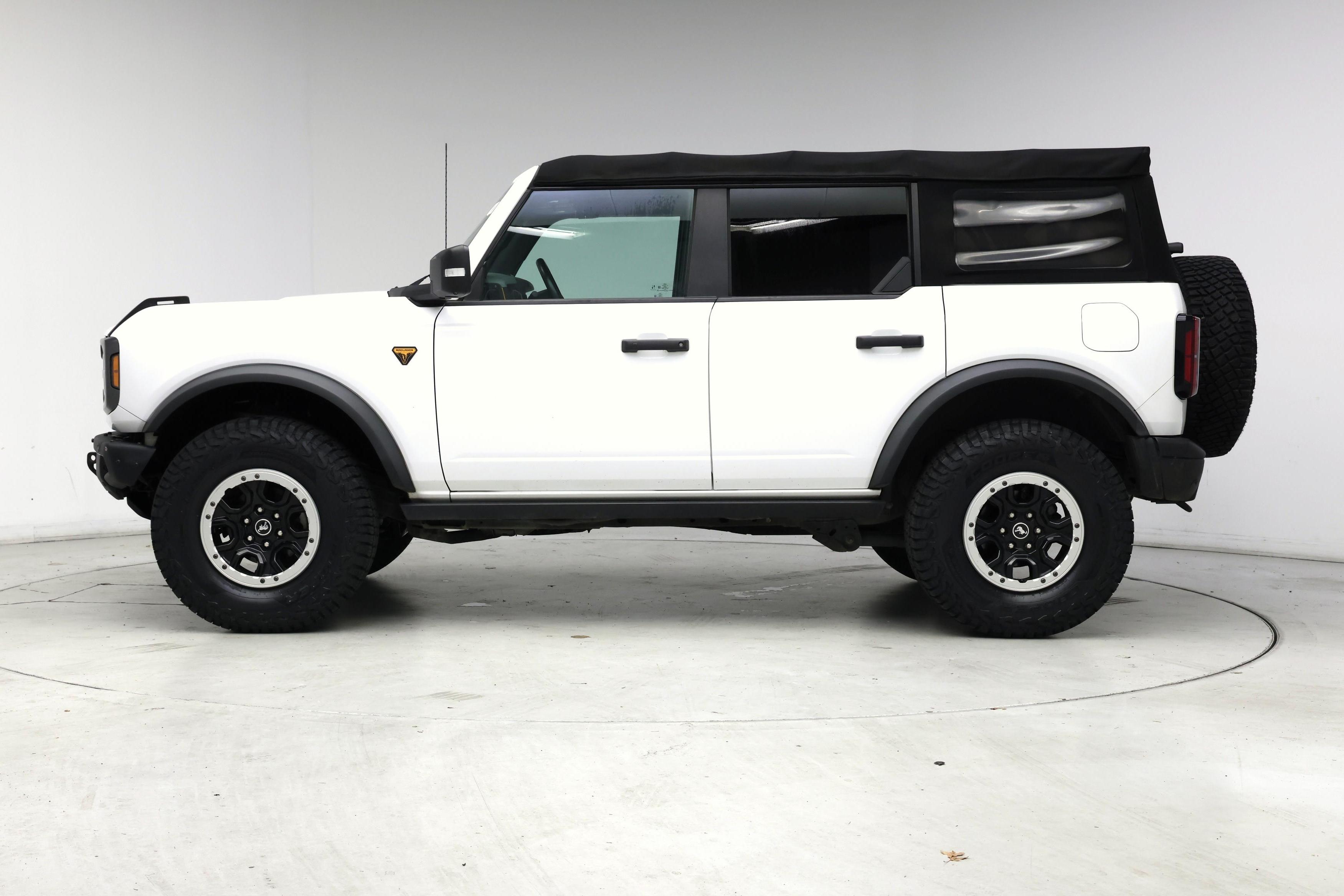 Thumbnail: 2021 Ford Bronco - 3