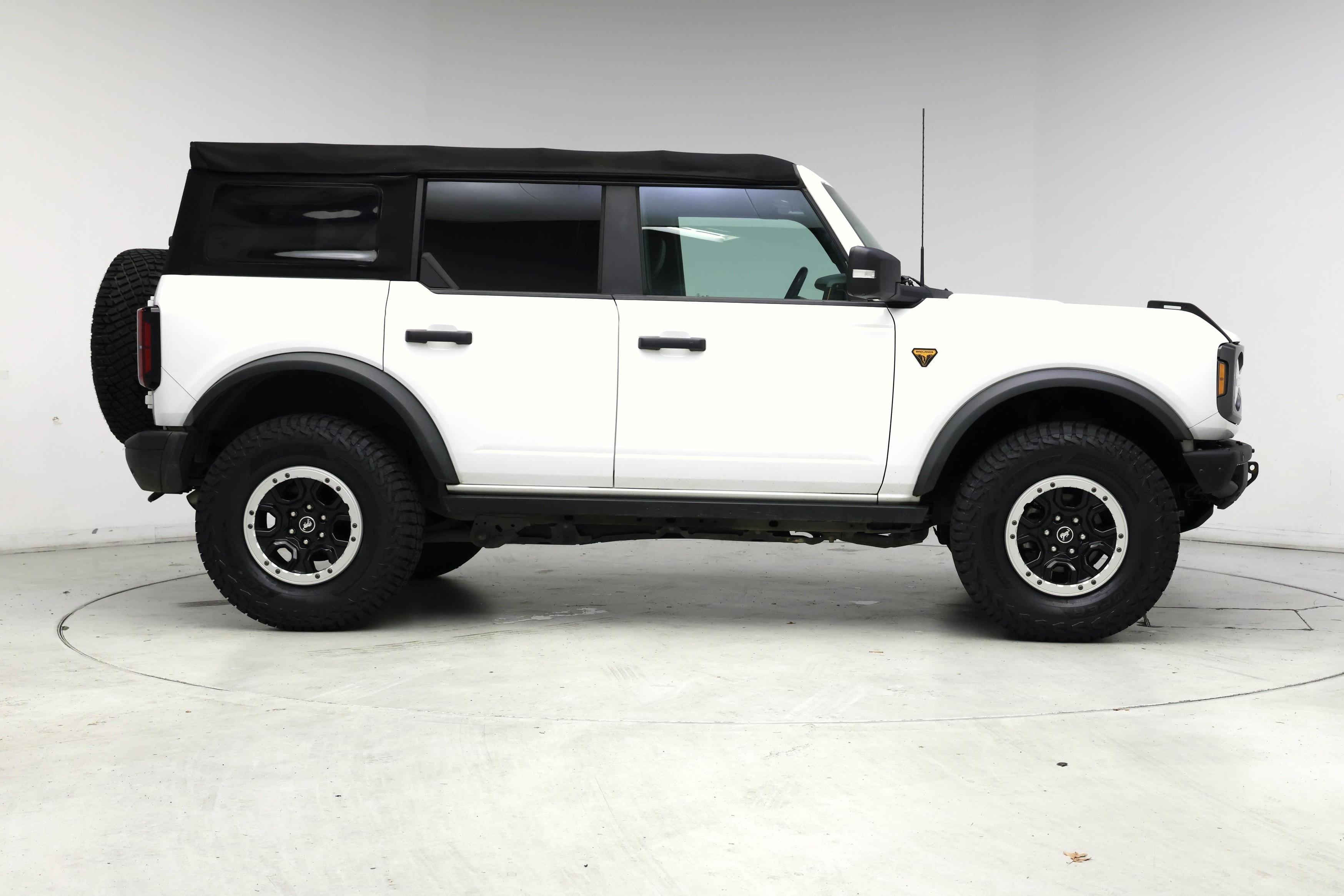 Thumbnail: 2021 Ford Bronco - 7