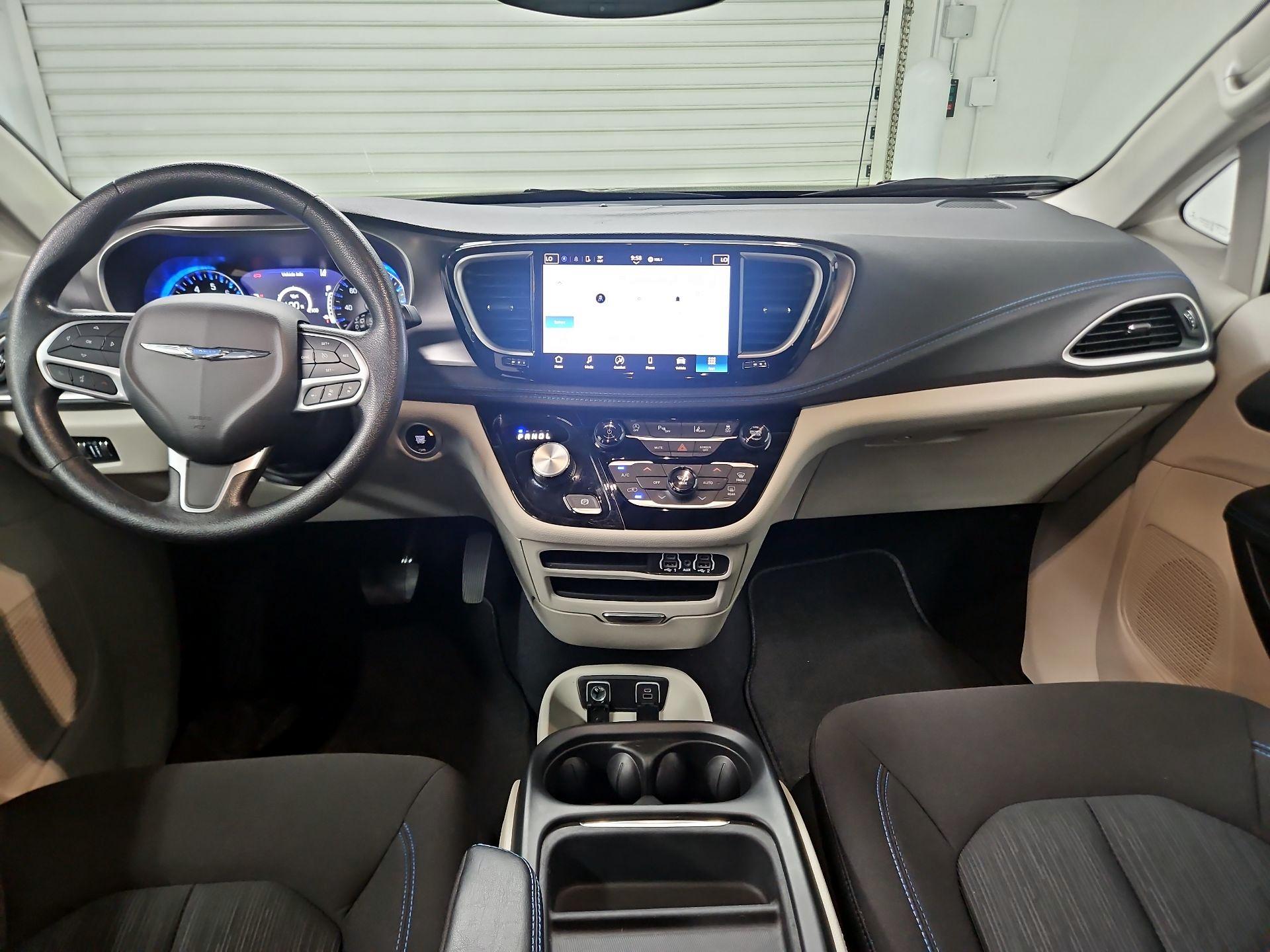 Thumbnail: 2021 Chrysler Pacifica - 9