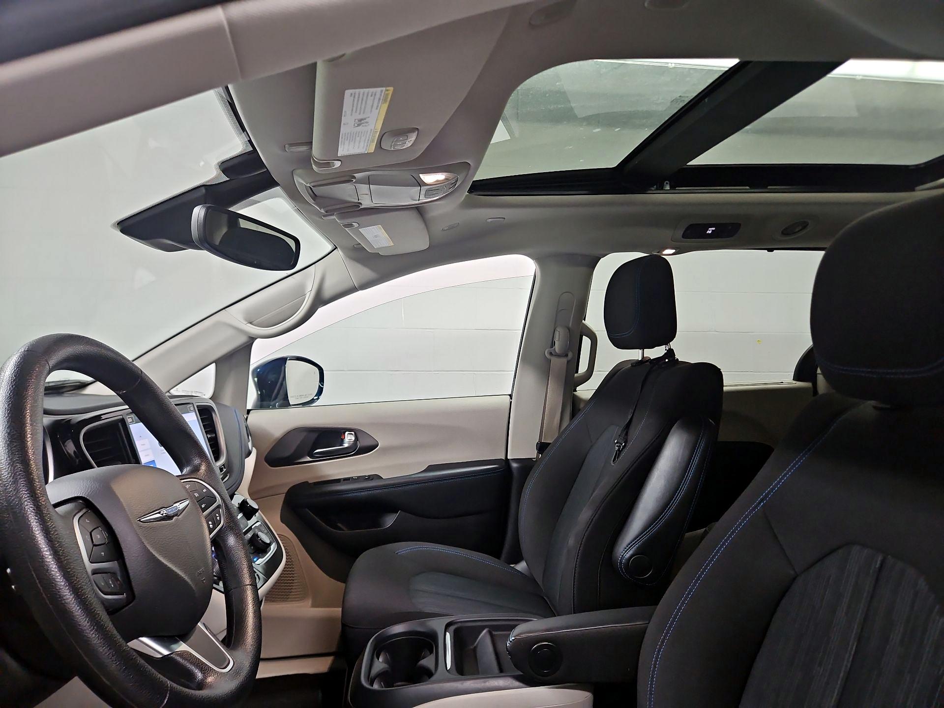 Thumbnail: 2021 Chrysler Pacifica - 19