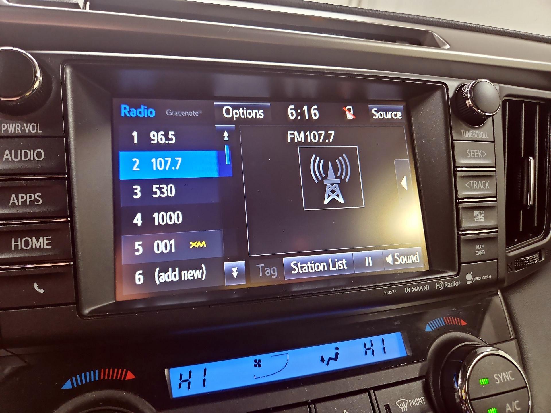 Thumbnail: 2018 Toyota RAV4 - 16