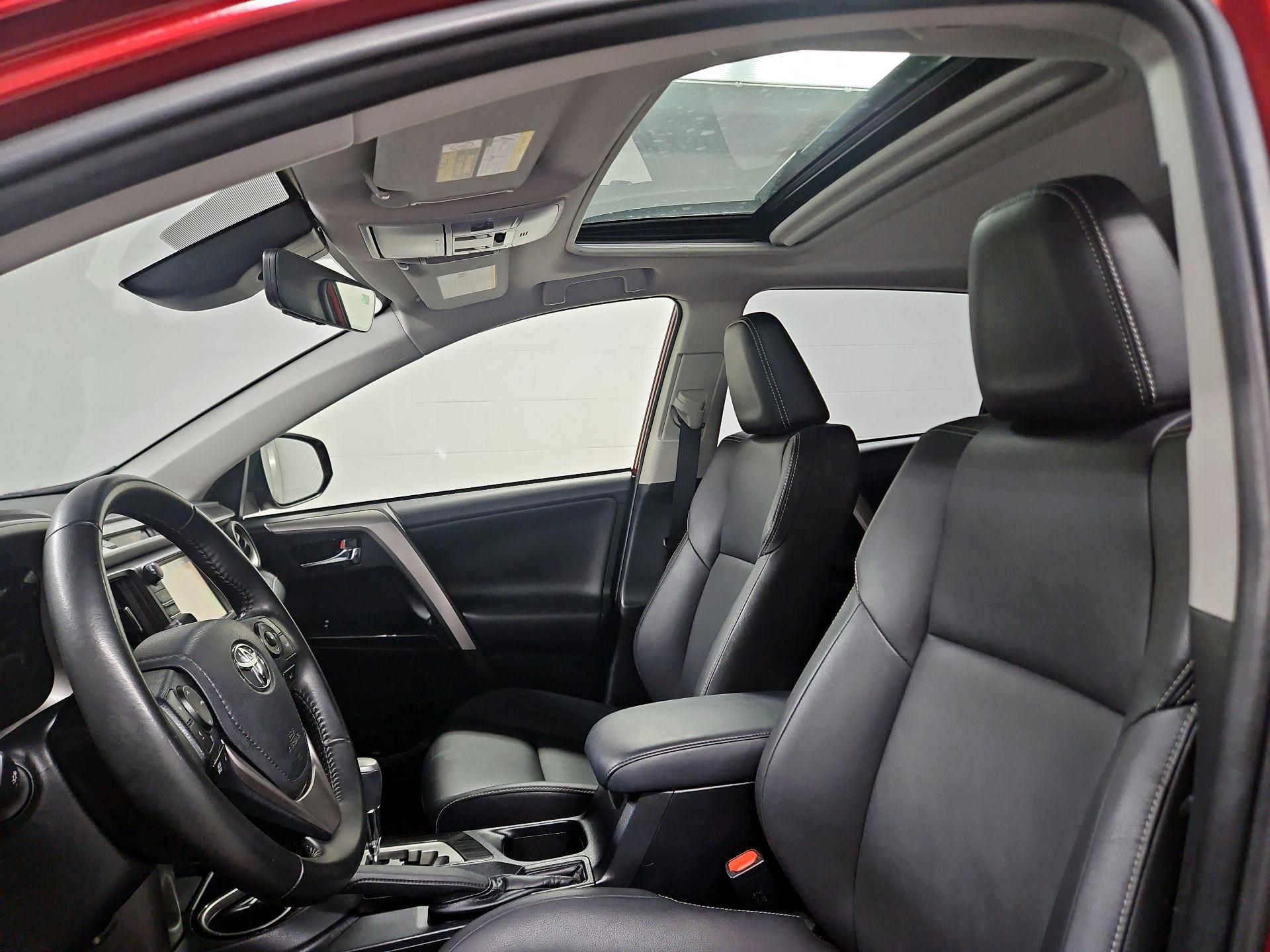 Thumbnail: 2018 Toyota RAV4 - 20