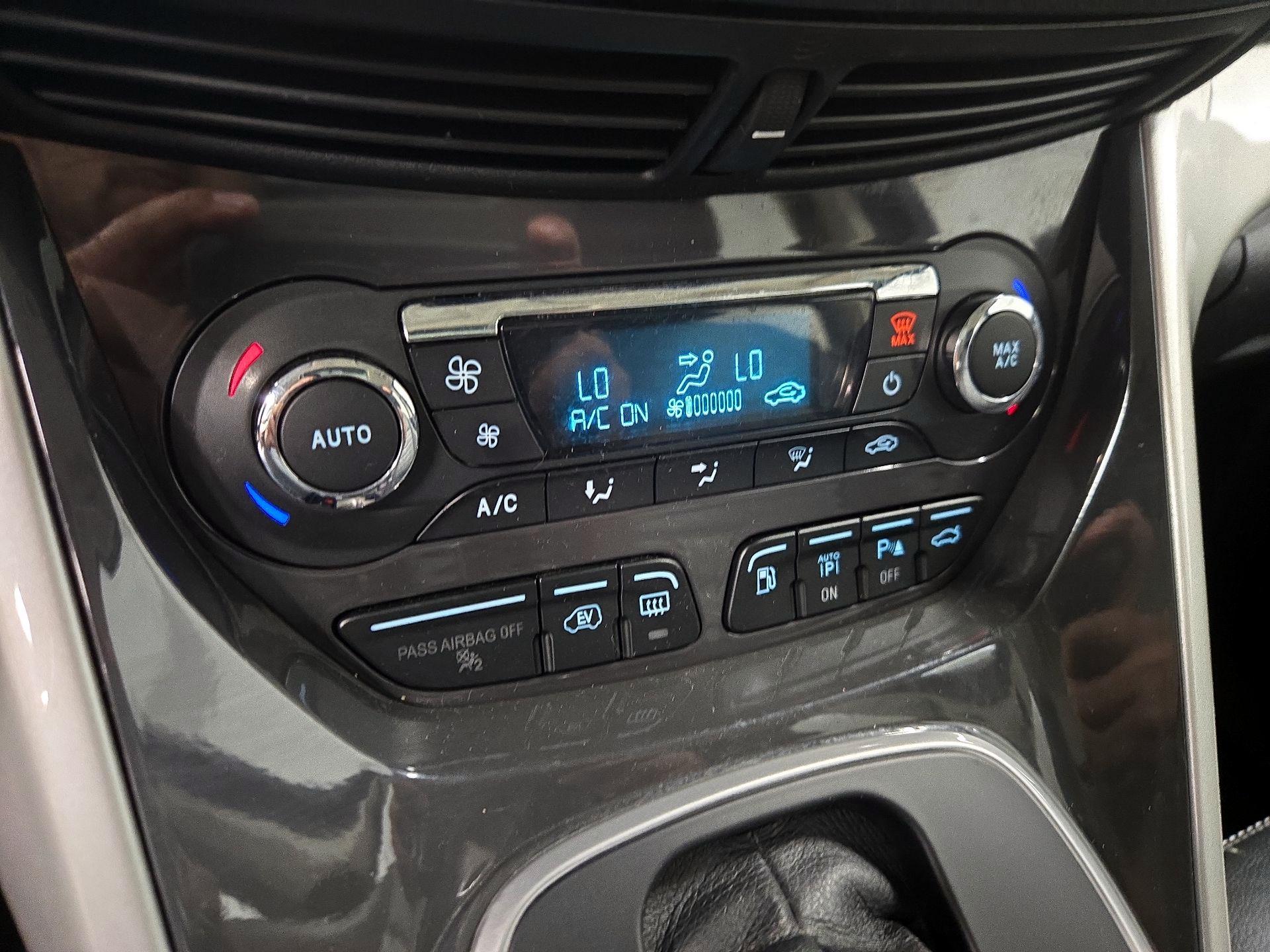 Thumbnail: 2015 Ford C-Max - 17