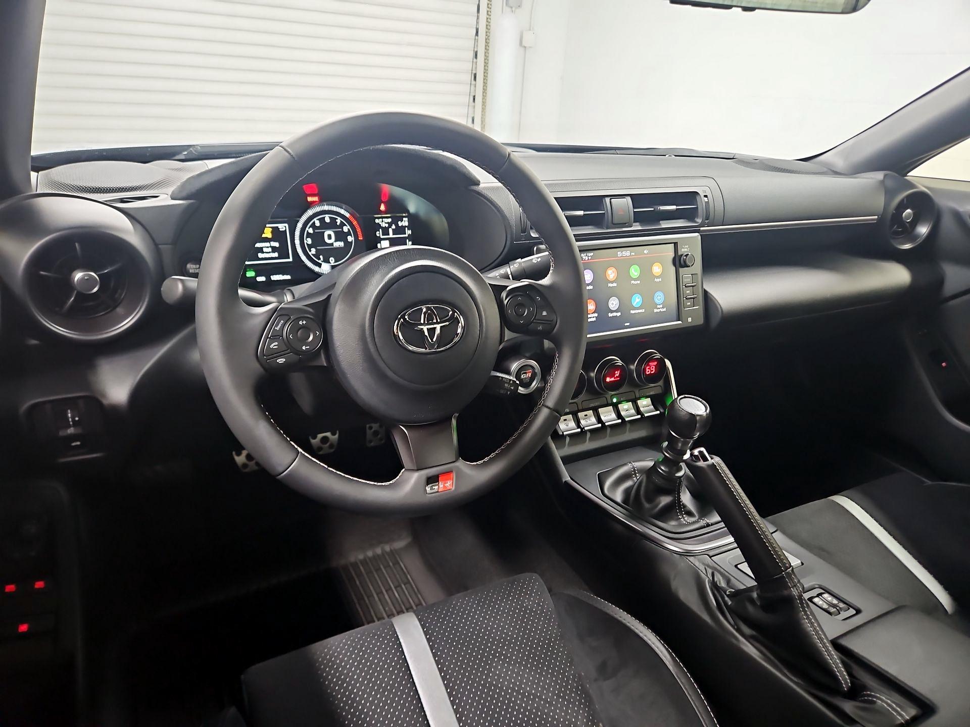 Thumbnail: 2025 Toyota GR86 - 9