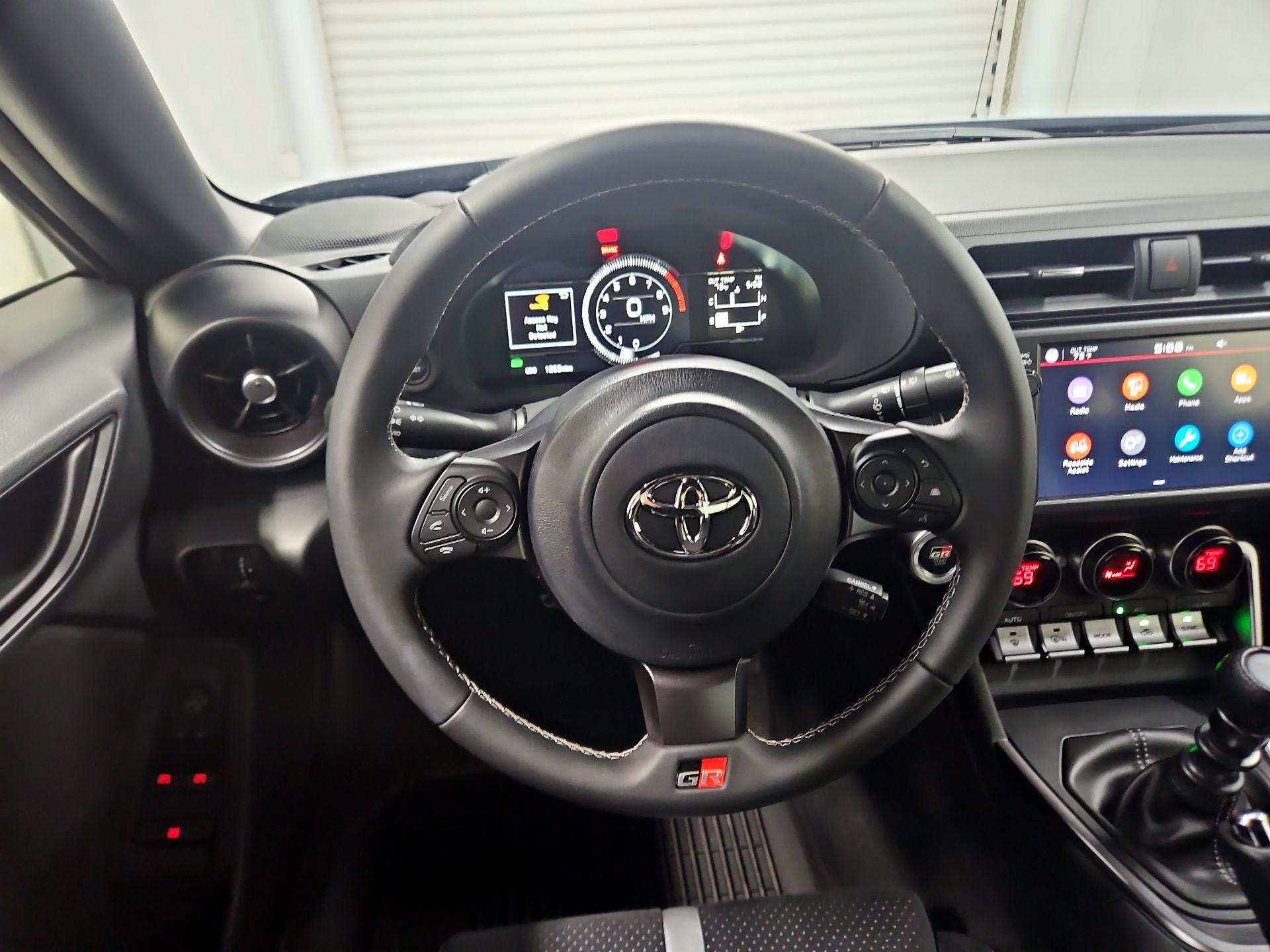 Thumbnail: 2025 Toyota GR86 - 10