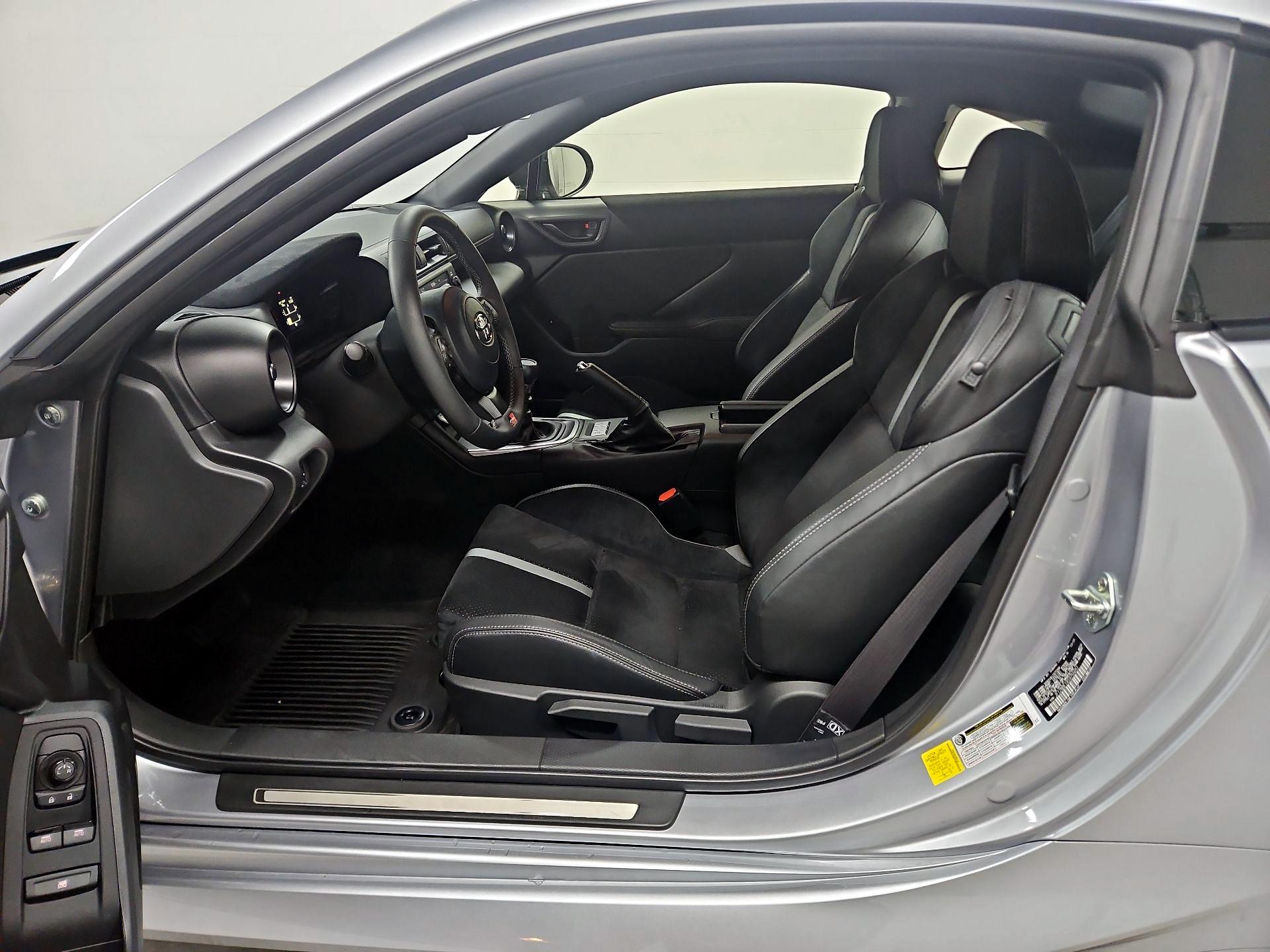 Thumbnail: 2025 Toyota GR86 - 11