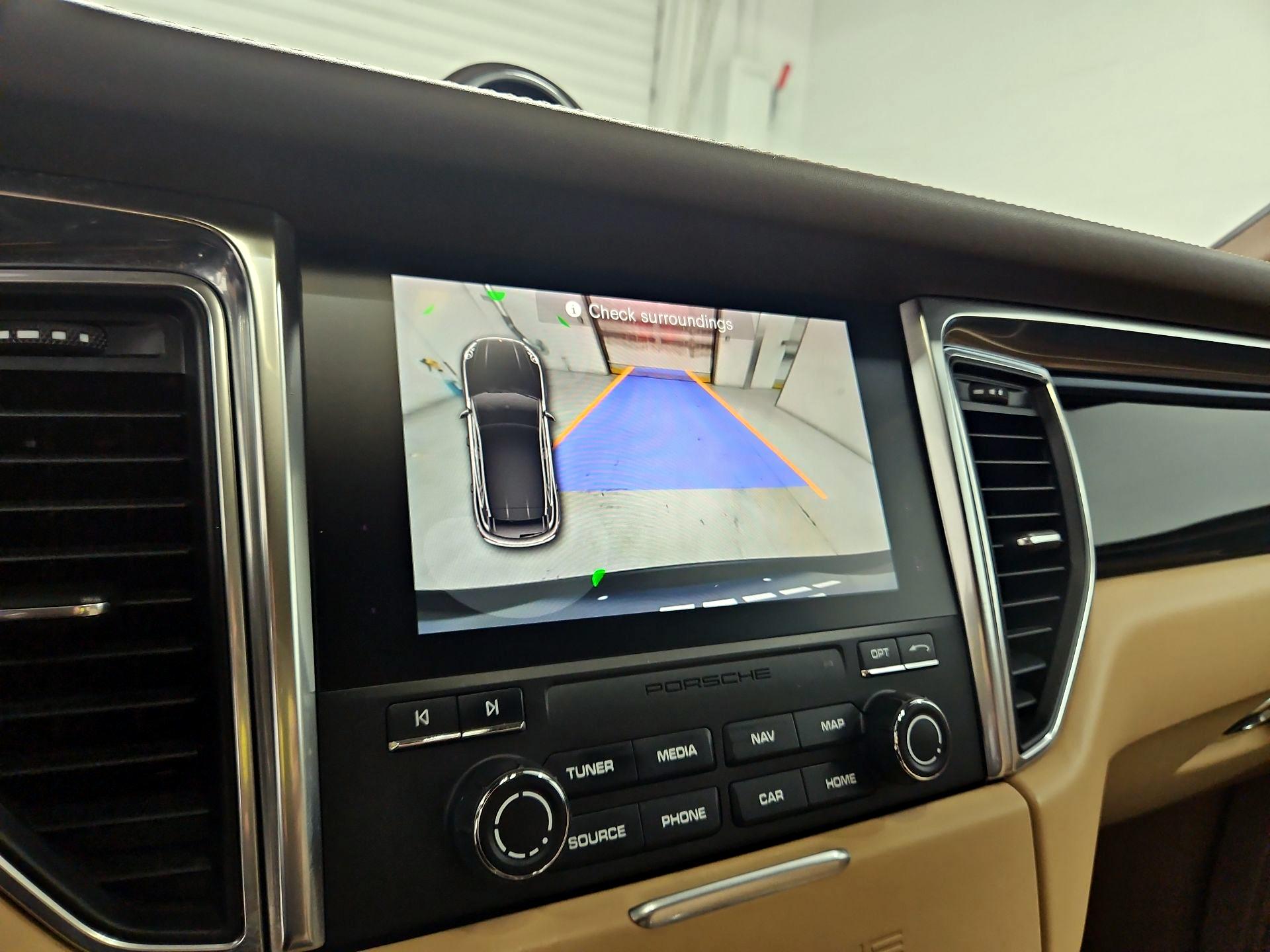 Thumbnail: 2017 Porsche Macan - 14