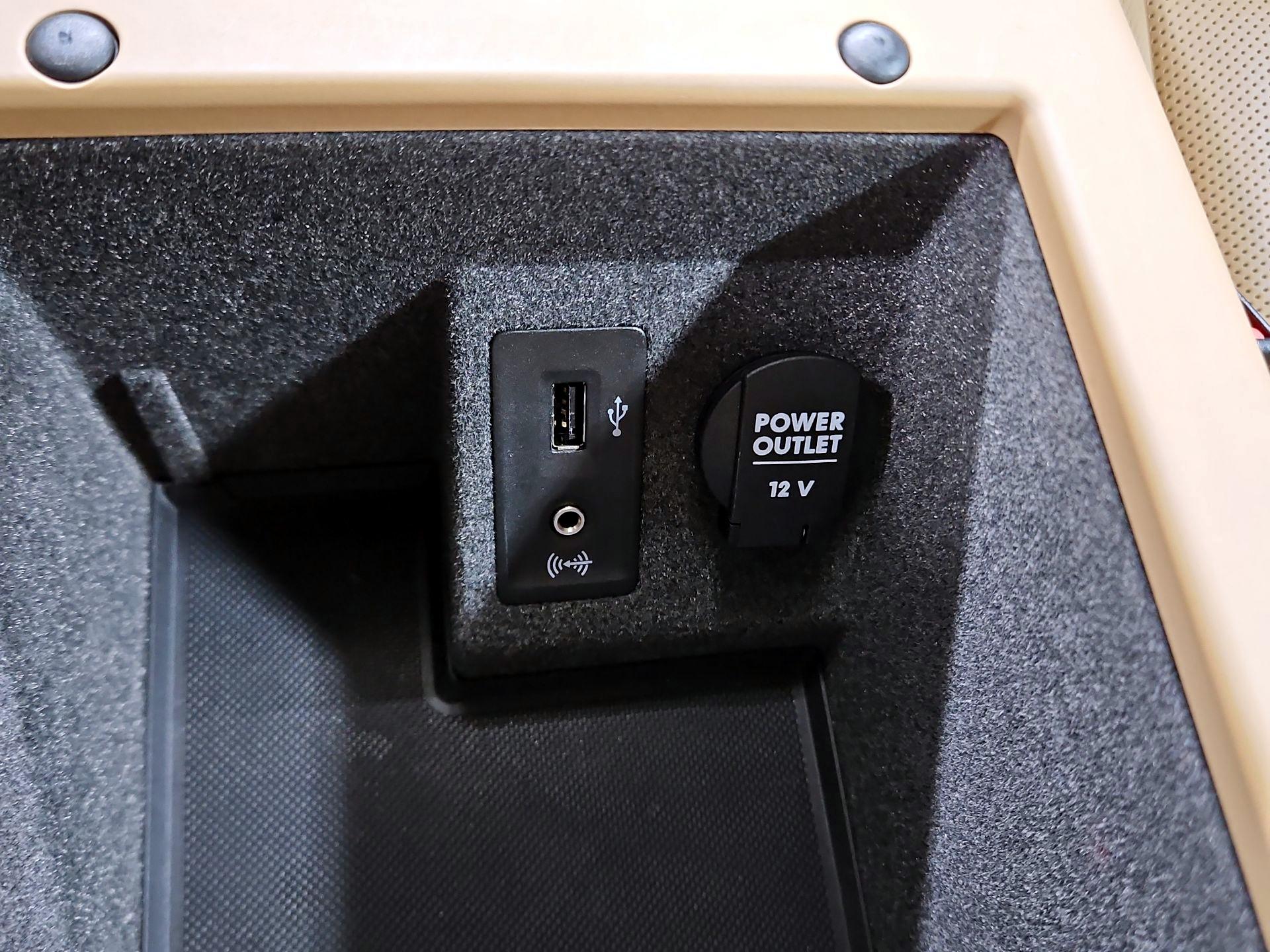 Thumbnail: 2017 Porsche Macan - 18