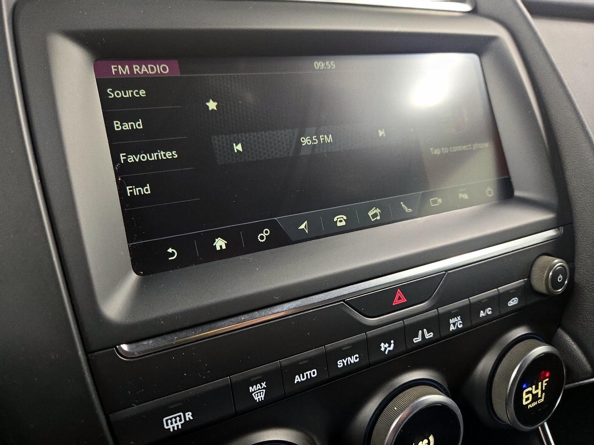 Thumbnail: 2020 Jaguar E-Pace - 16