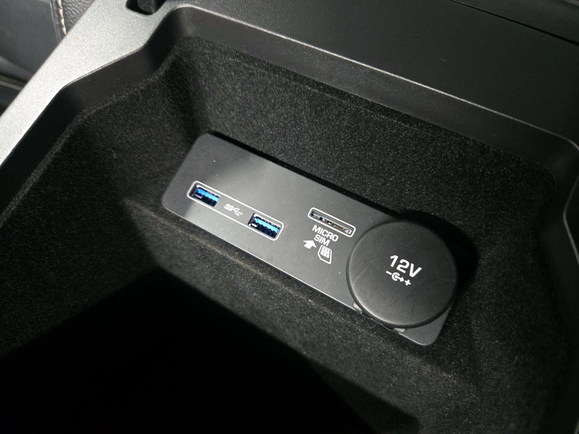 Thumbnail: 2020 Jaguar E-Pace - 19