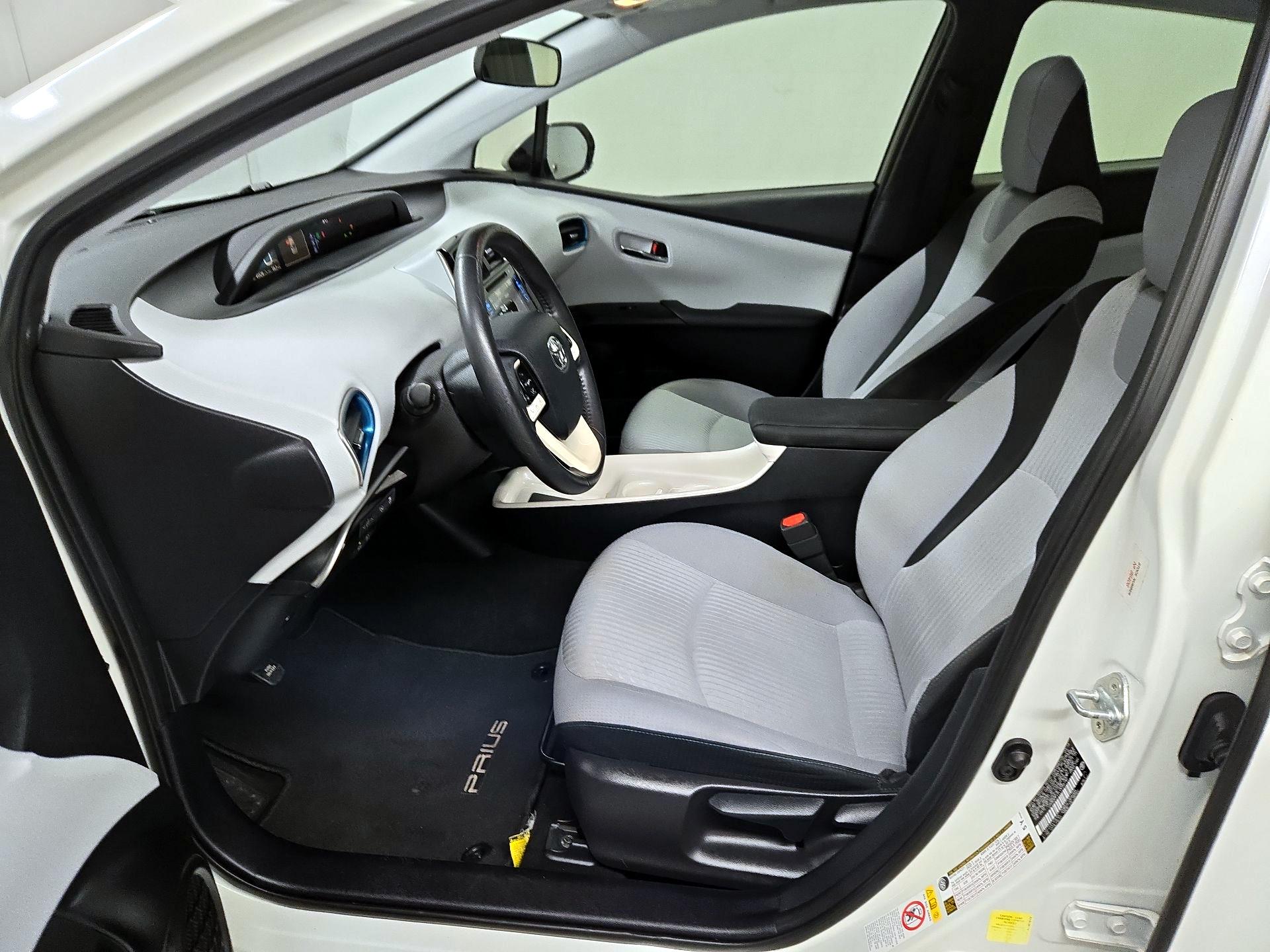 Thumbnail: 2018 Toyota Prius - 11