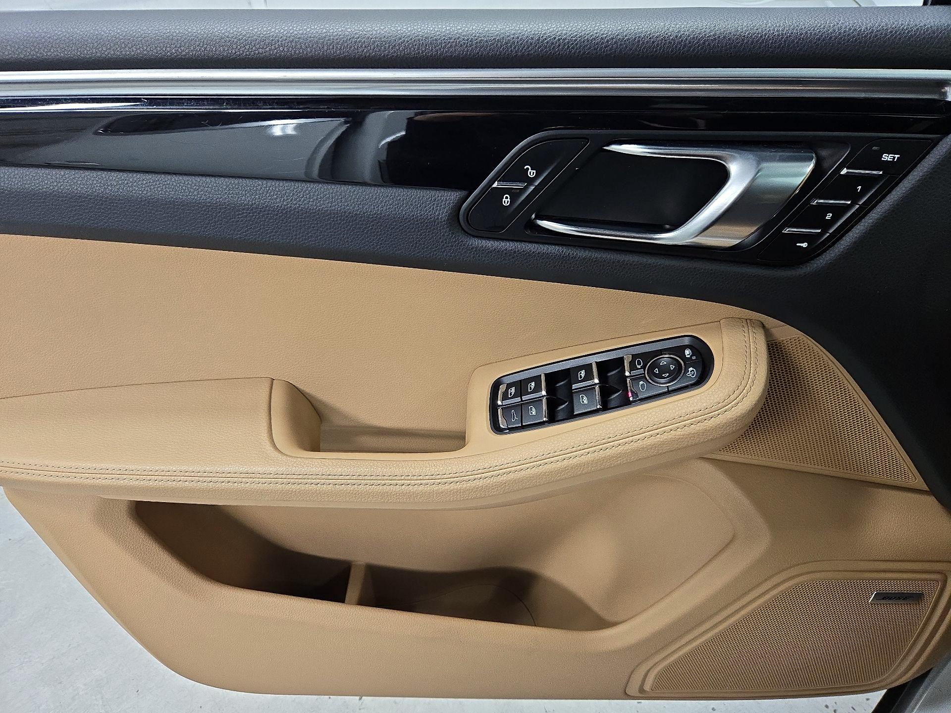 Thumbnail: 2018 Porsche Macan - 12